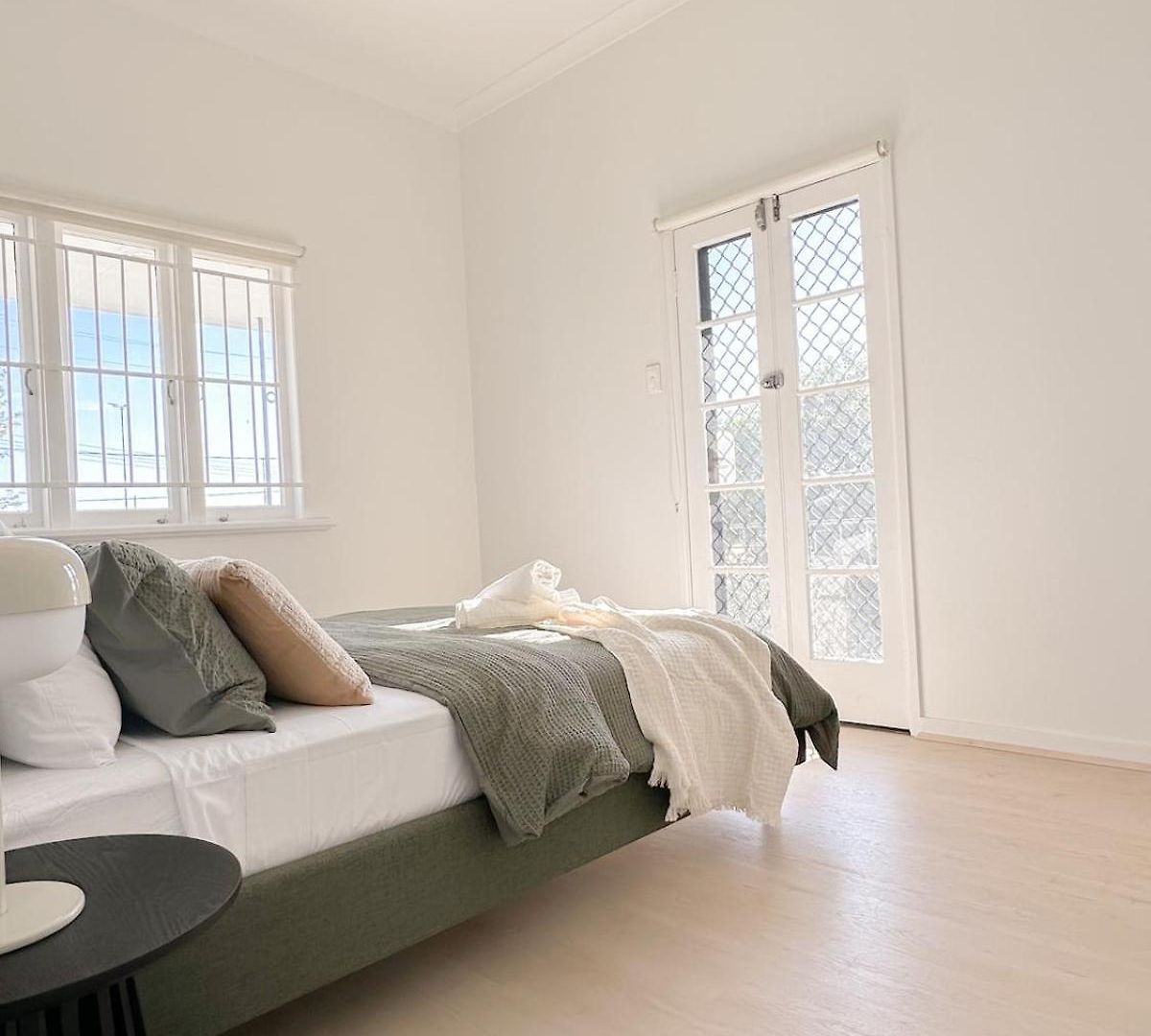 Penthouse Spot - Sleep 8 - Free Parking - 4km Cbd