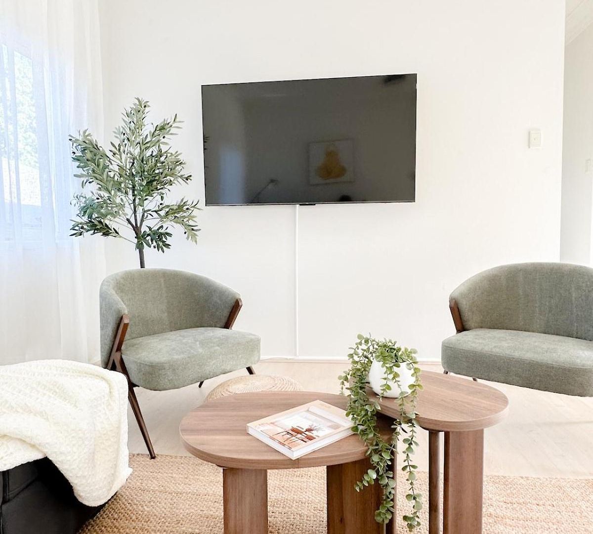 Penthouse Spot - Sleep 8 - Free Parking - 4km Cbd Apartment