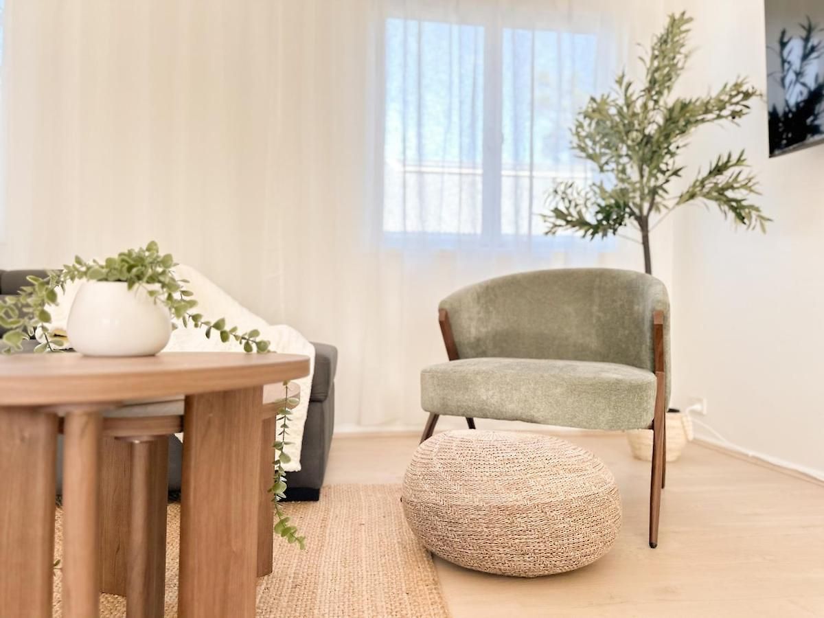 Penthouse Spot - Sleep 8 - Free Parking - 4km Cbd Brisbane