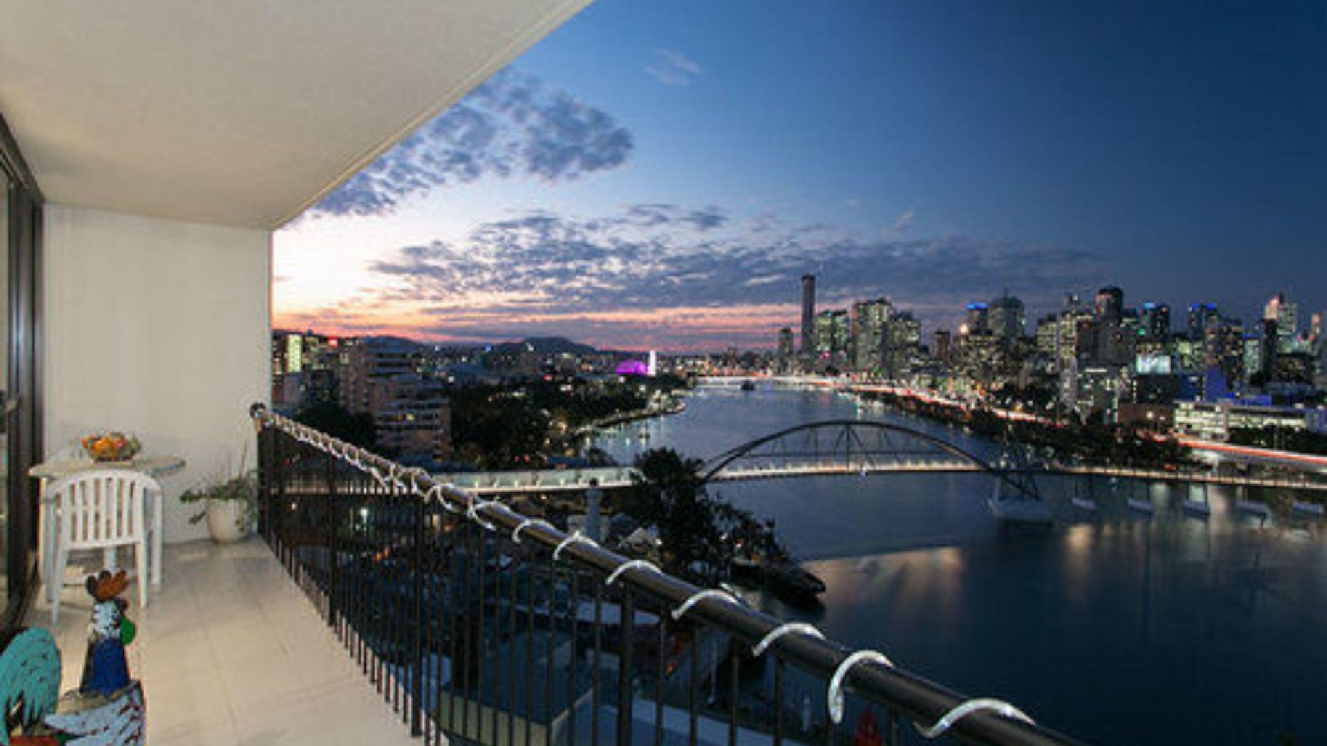 Aparthotel River Plaza 4*