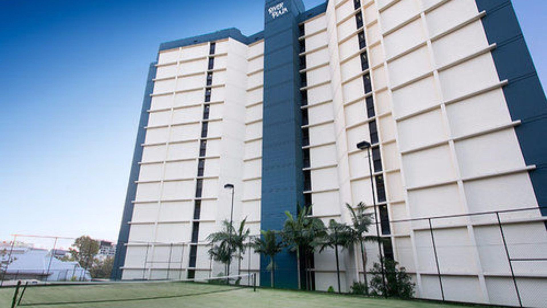 River Plaza 4*
