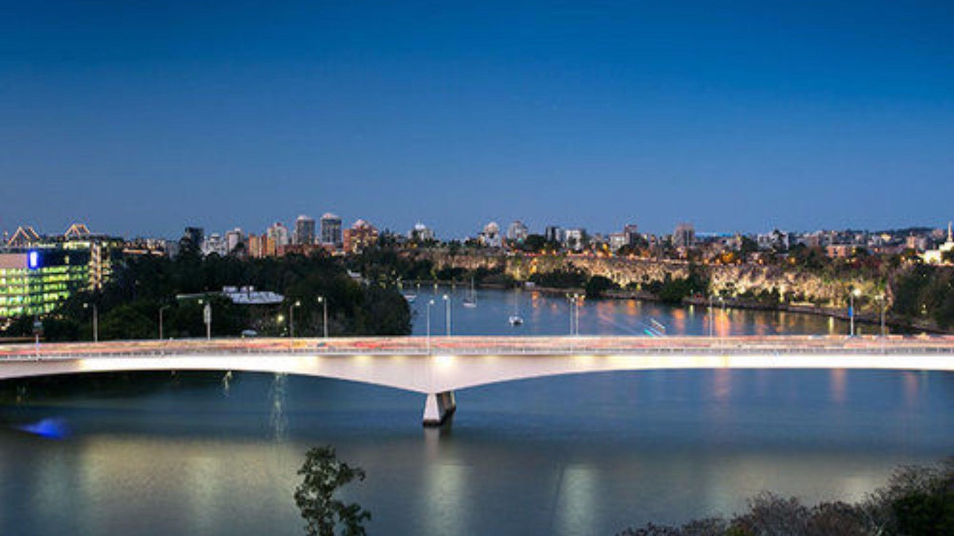River Plaza 4*