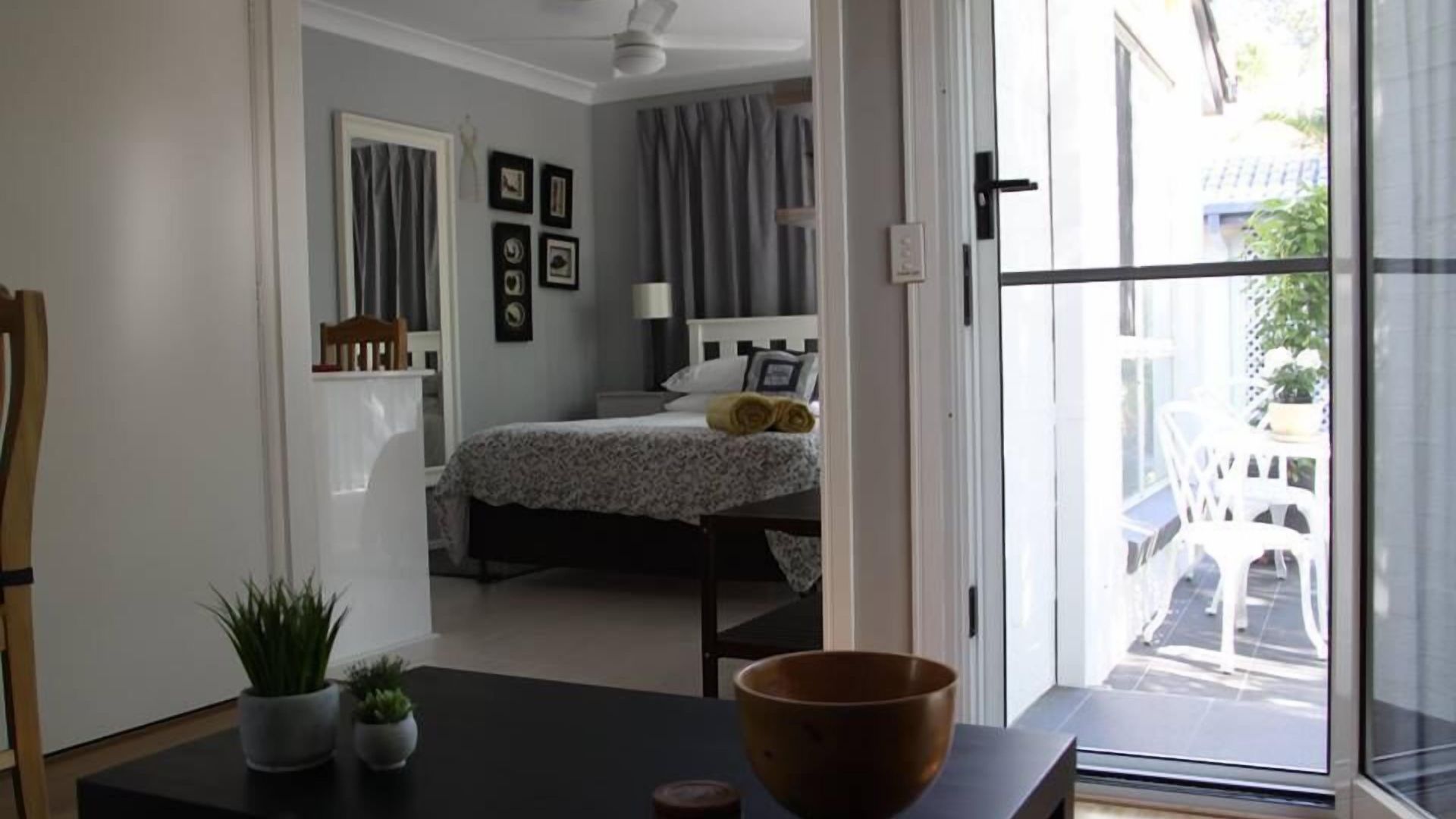 Bed & Breakfast Paperbark