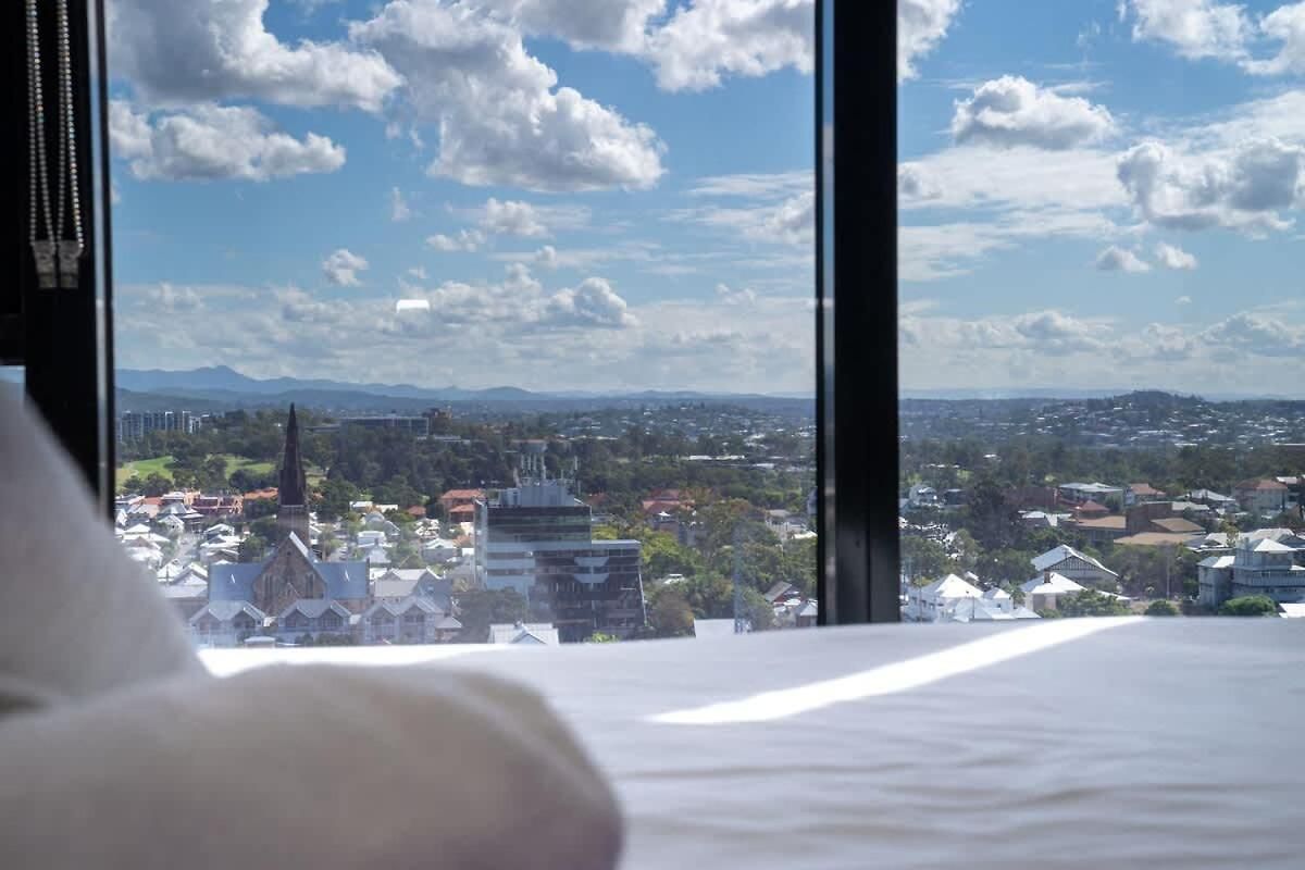 Lvl 23 Spire Infinity Pool Netflix Wifi Carpark By Stylish Apartment Brisbane