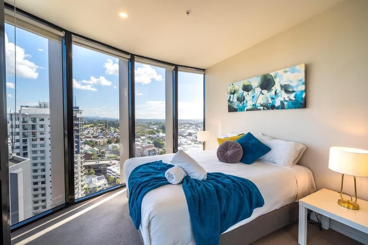 Lvl 23 Spire Infinity Pool Netflix Wifi Carpark By Stylish * Brisbane