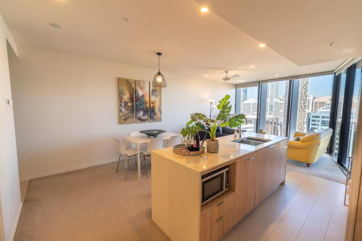 Lvl 23 Spire Infinity Pool Netflix Wifi Carpark By Stylish Apartment *