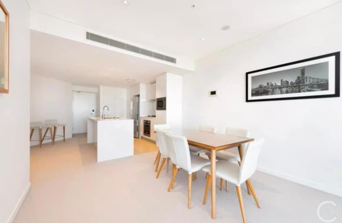 L19 Spacious Apt, Wi-fi, Parking By Stylish *