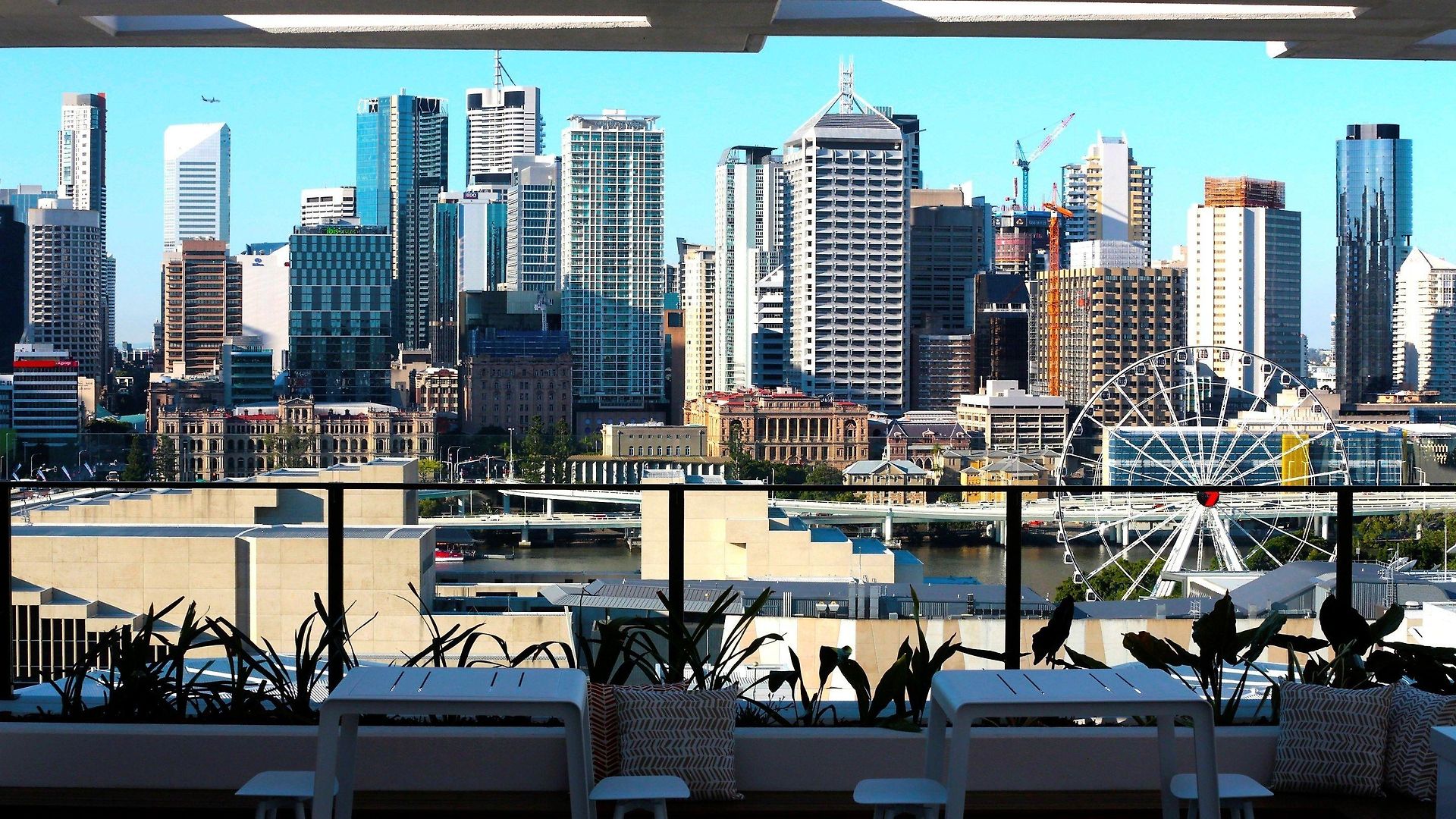Opera South Aparthotel 5*