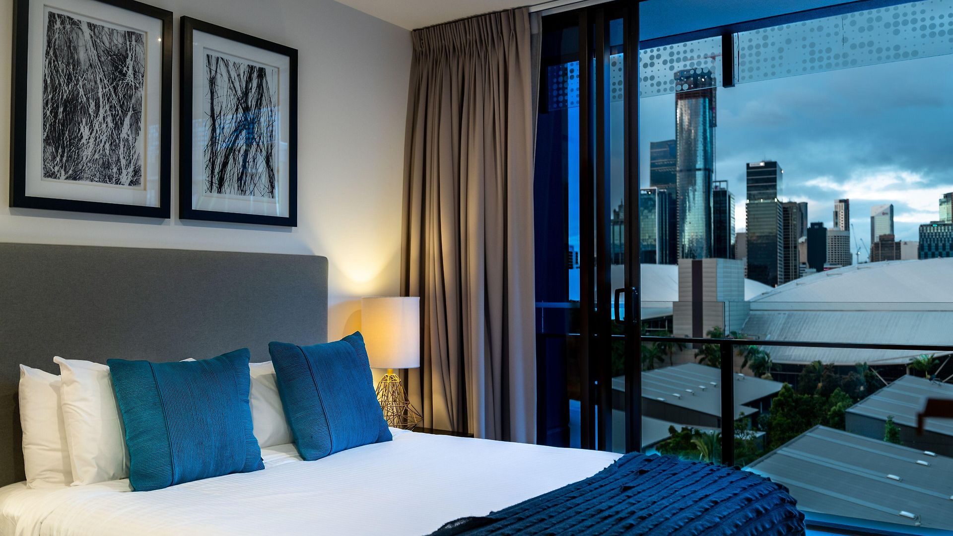 Opera South Aparthotel