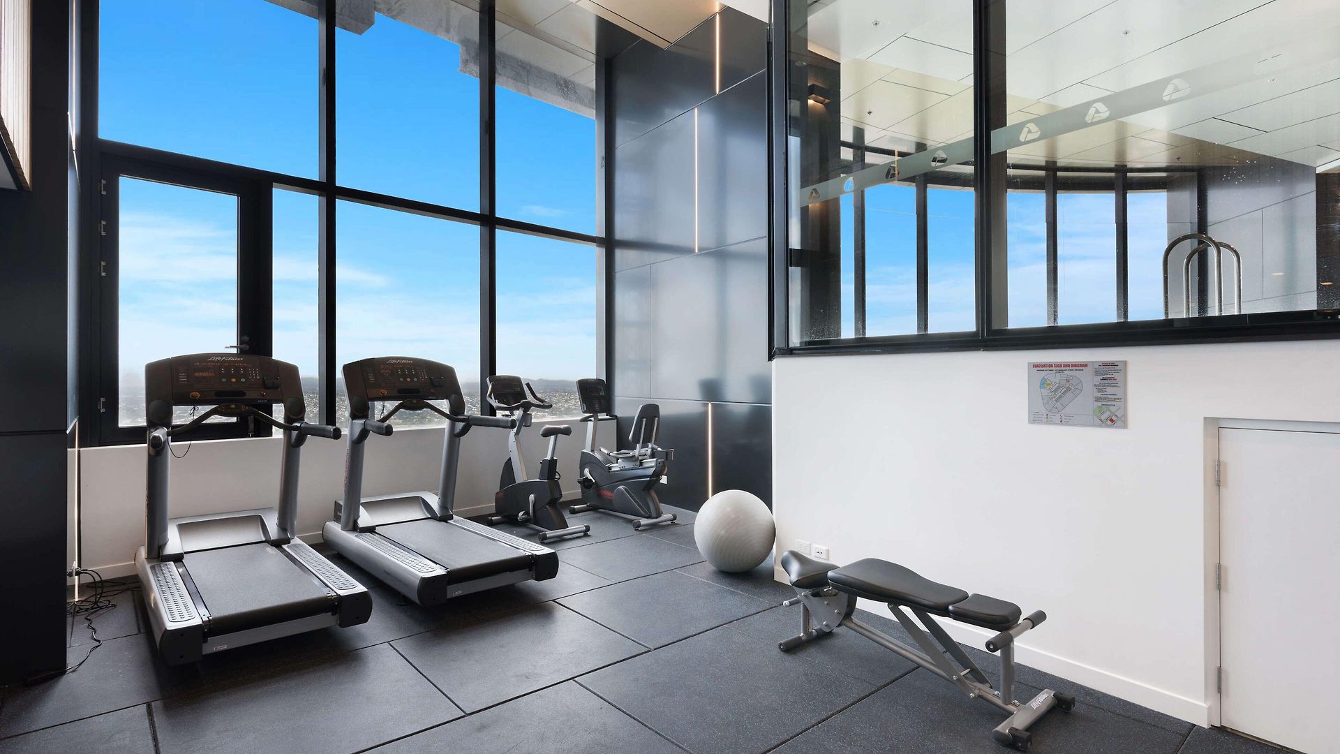 Aparthotel Cllix Skytower 5*