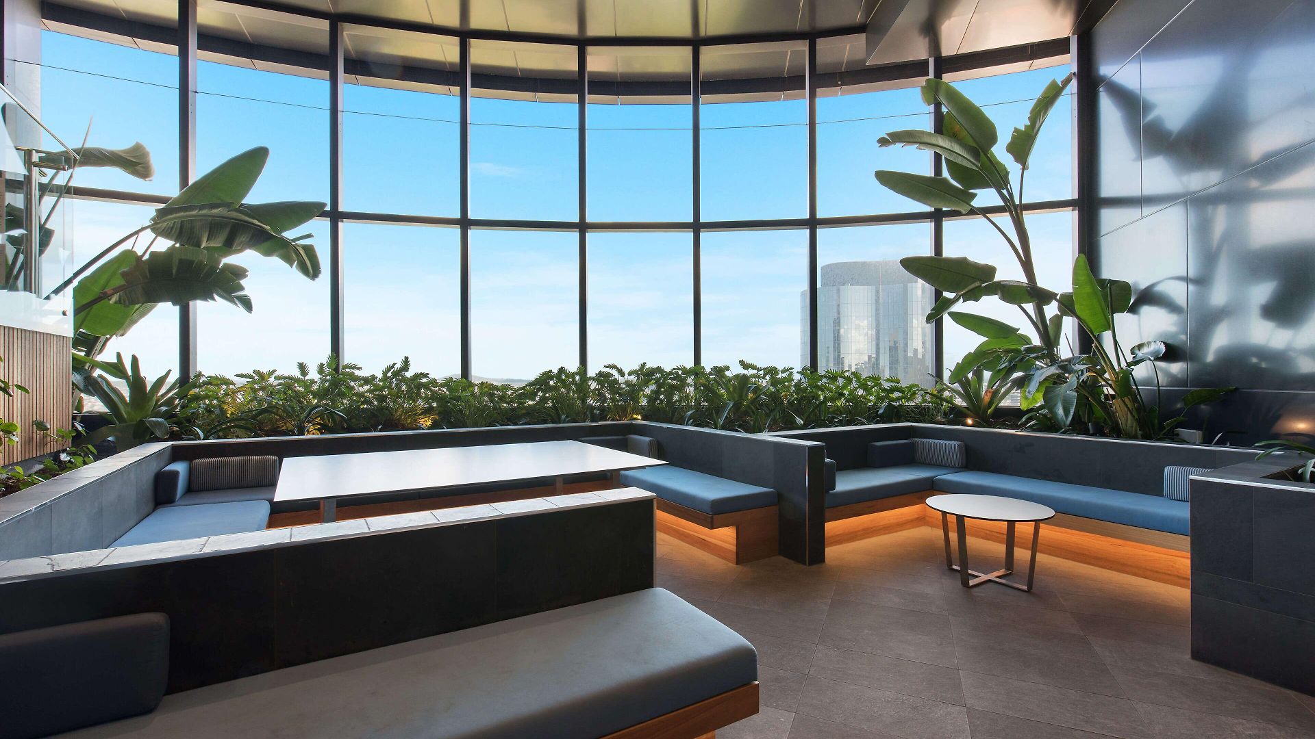 Aparthotel Cllix Skytower 5*