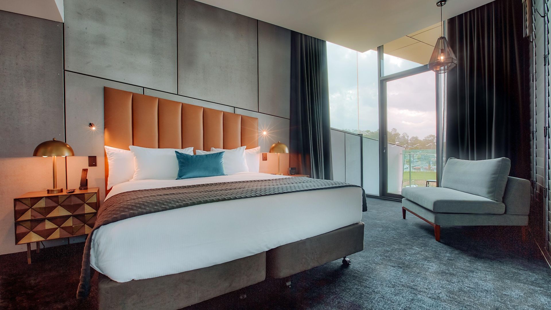 Hotel Eatons Hill 4*