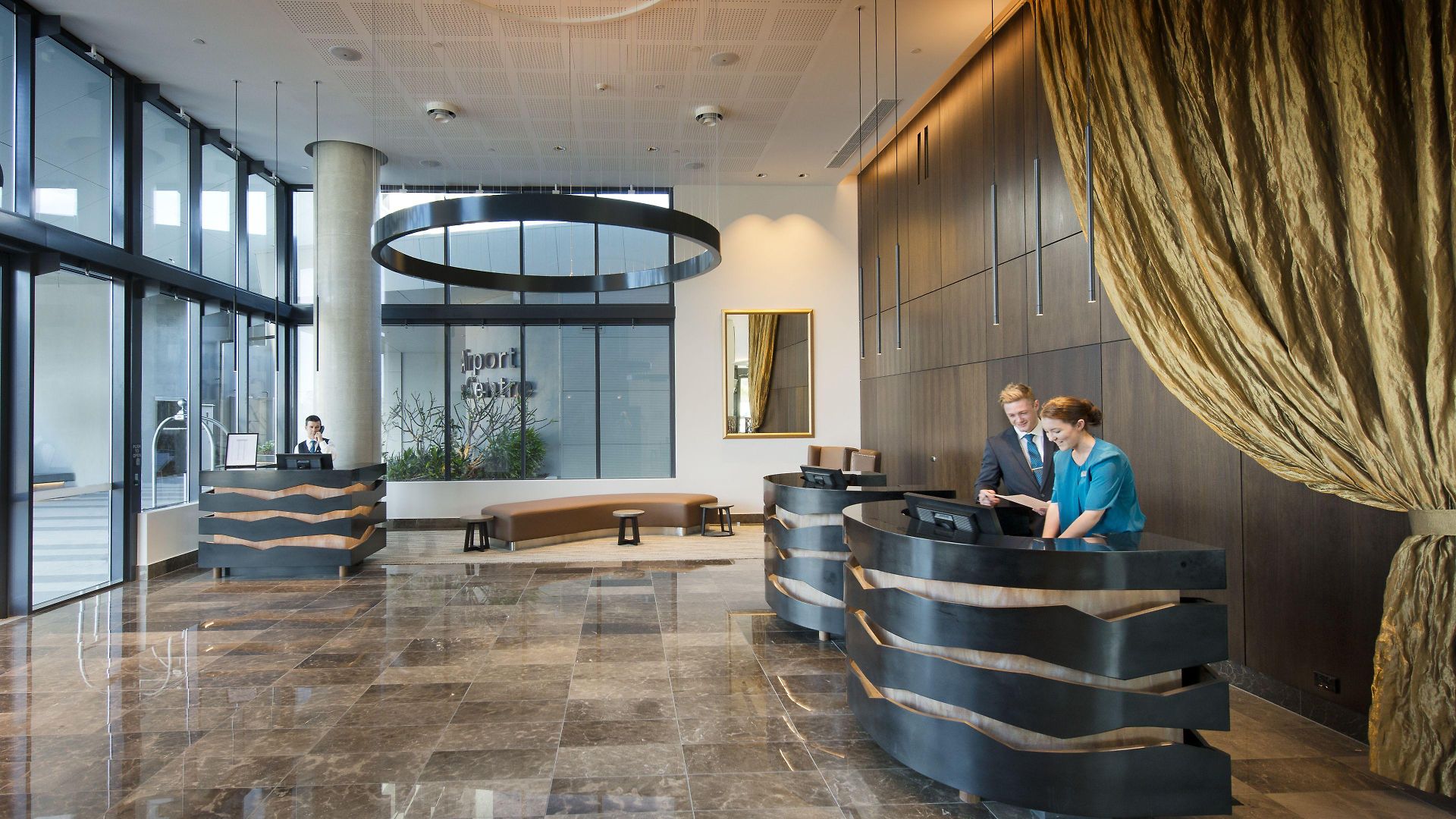 Hotel Pullman Airport 5*