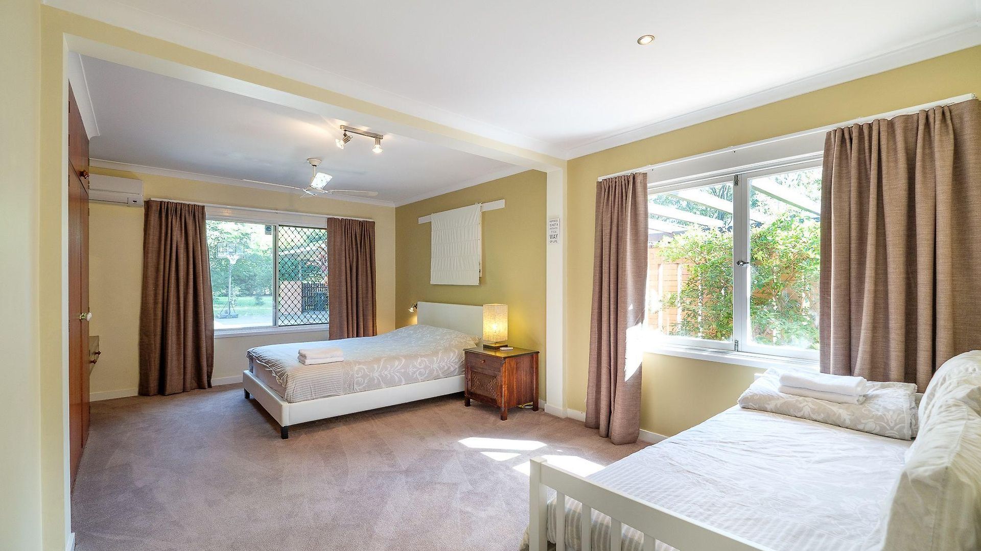 Spacious Hideaway Retreat, Brookfield, *
