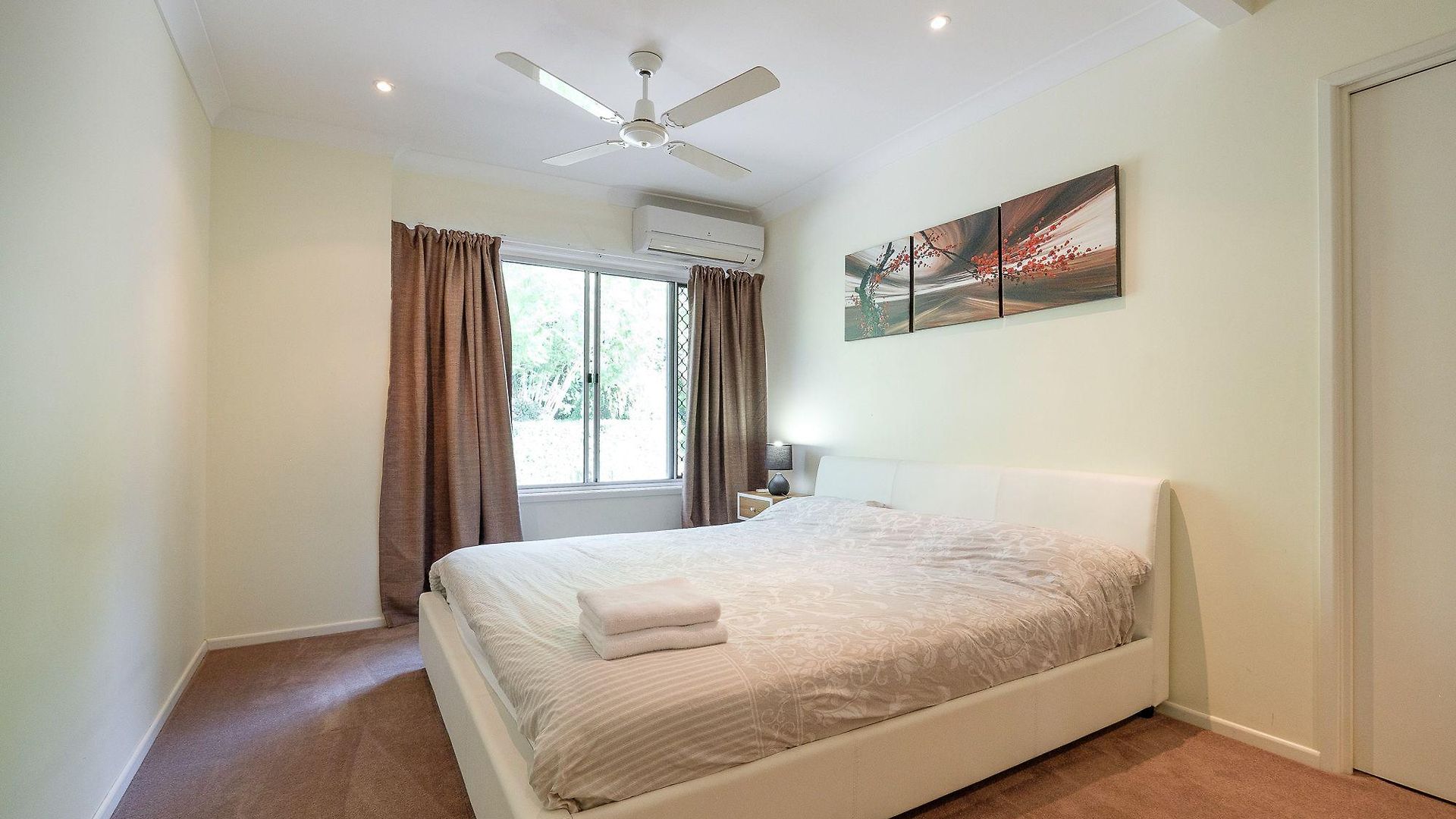 Spacious Hideaway Retreat, Brookfield, Brisbane