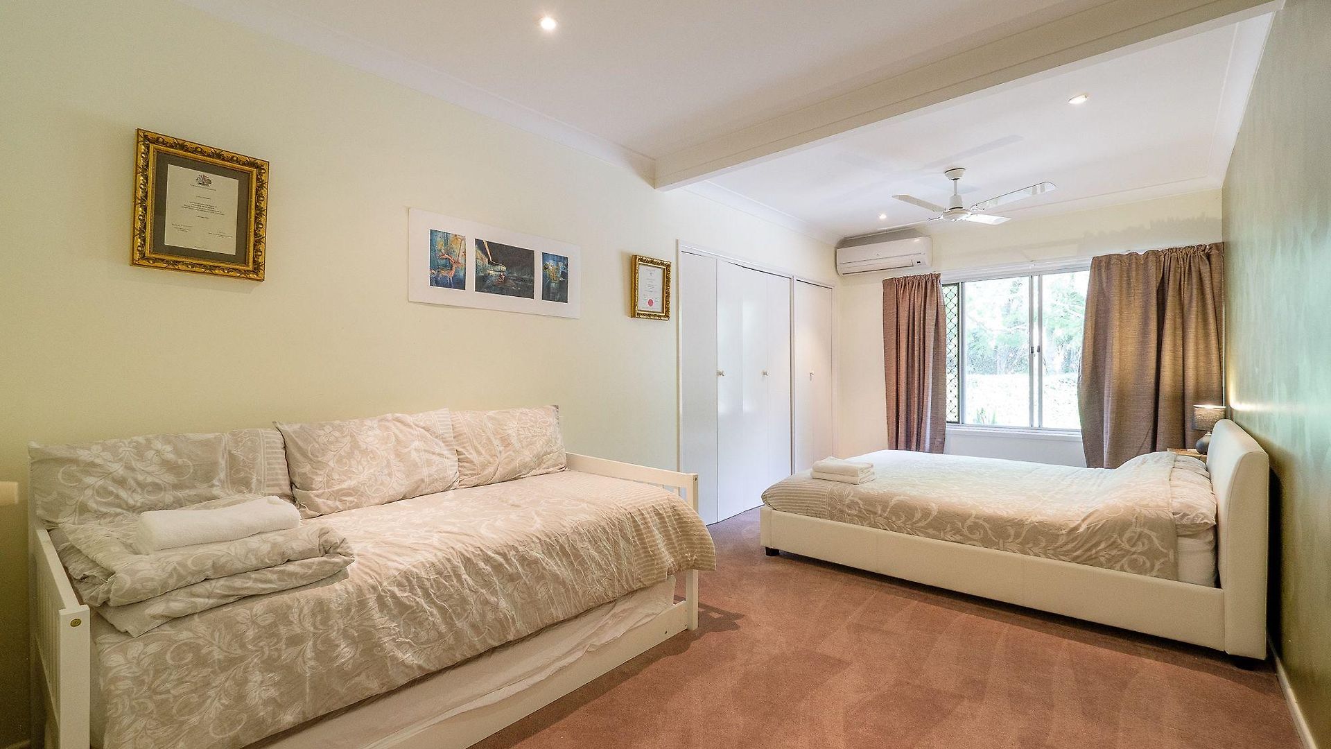 Spacious Hideaway Retreat, Brookfield, Brisbane