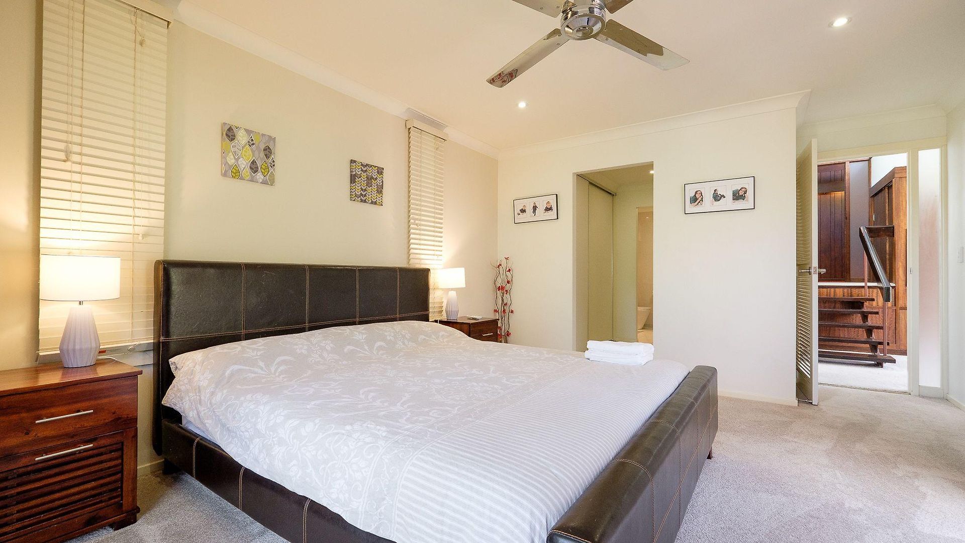 Spacious Hideaway Retreat, Brookfield, Holiday home Brisbane