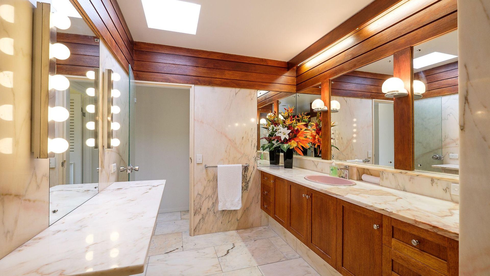 Spacious Hideaway Retreat, Brookfield, * Brisbane