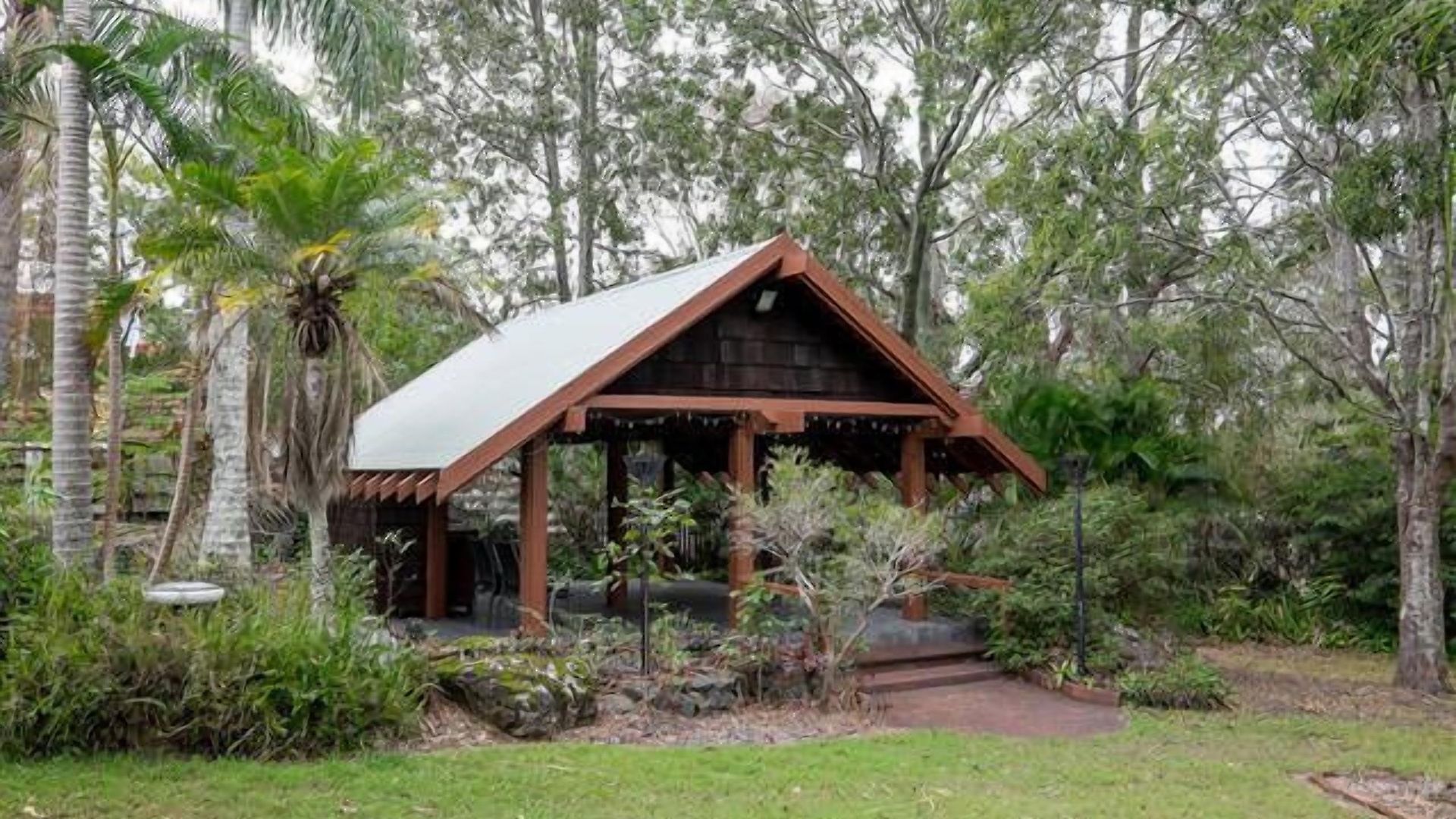 Spacious Hideaway Retreat, Brookfield, Holiday home Brisbane