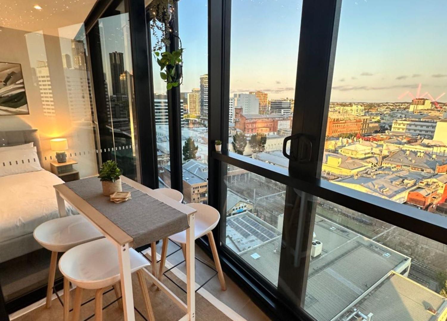 Skyline Haven, Luxe 2br With Pool & Gym In Fortitude Valley Apartment