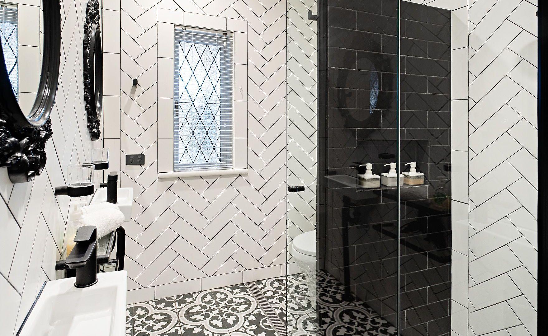 Anville Court Apartment *