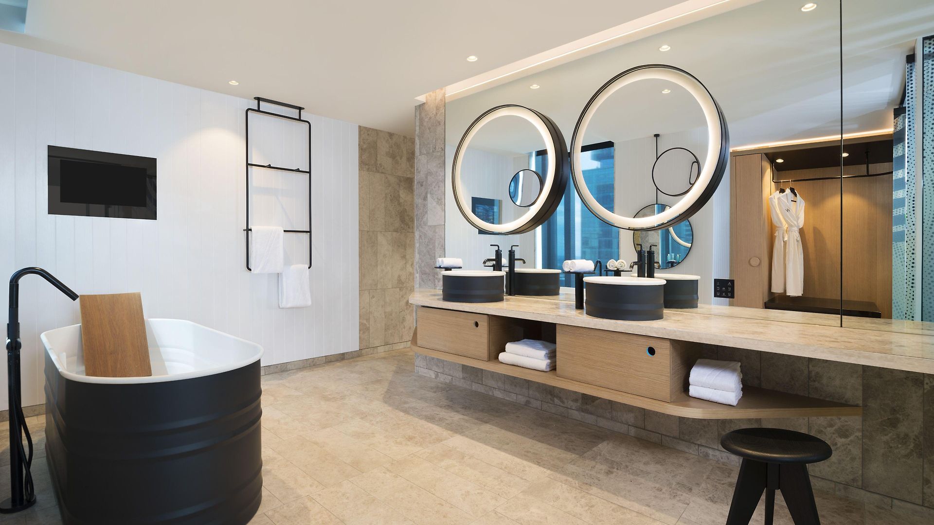 W 5* Brisbane