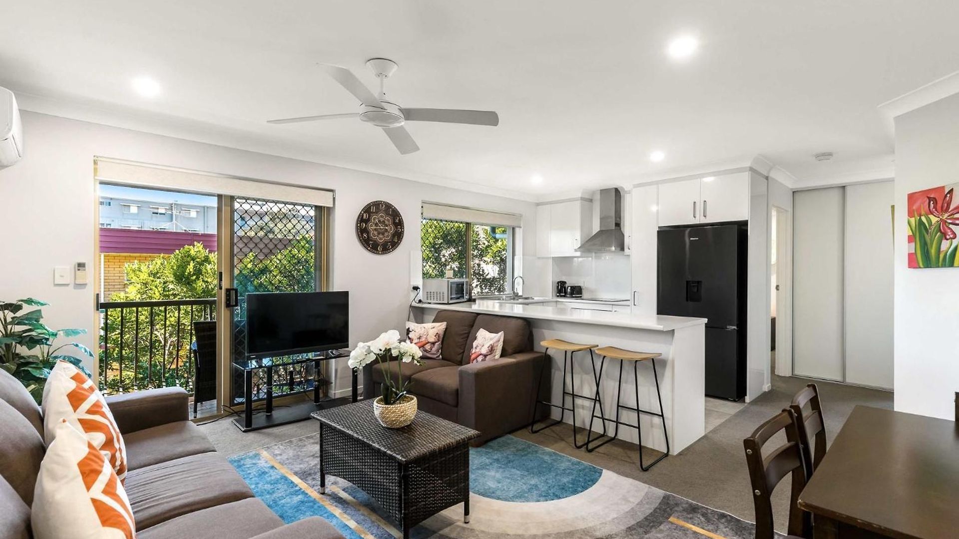 Charming 3-bed Near Local Shops