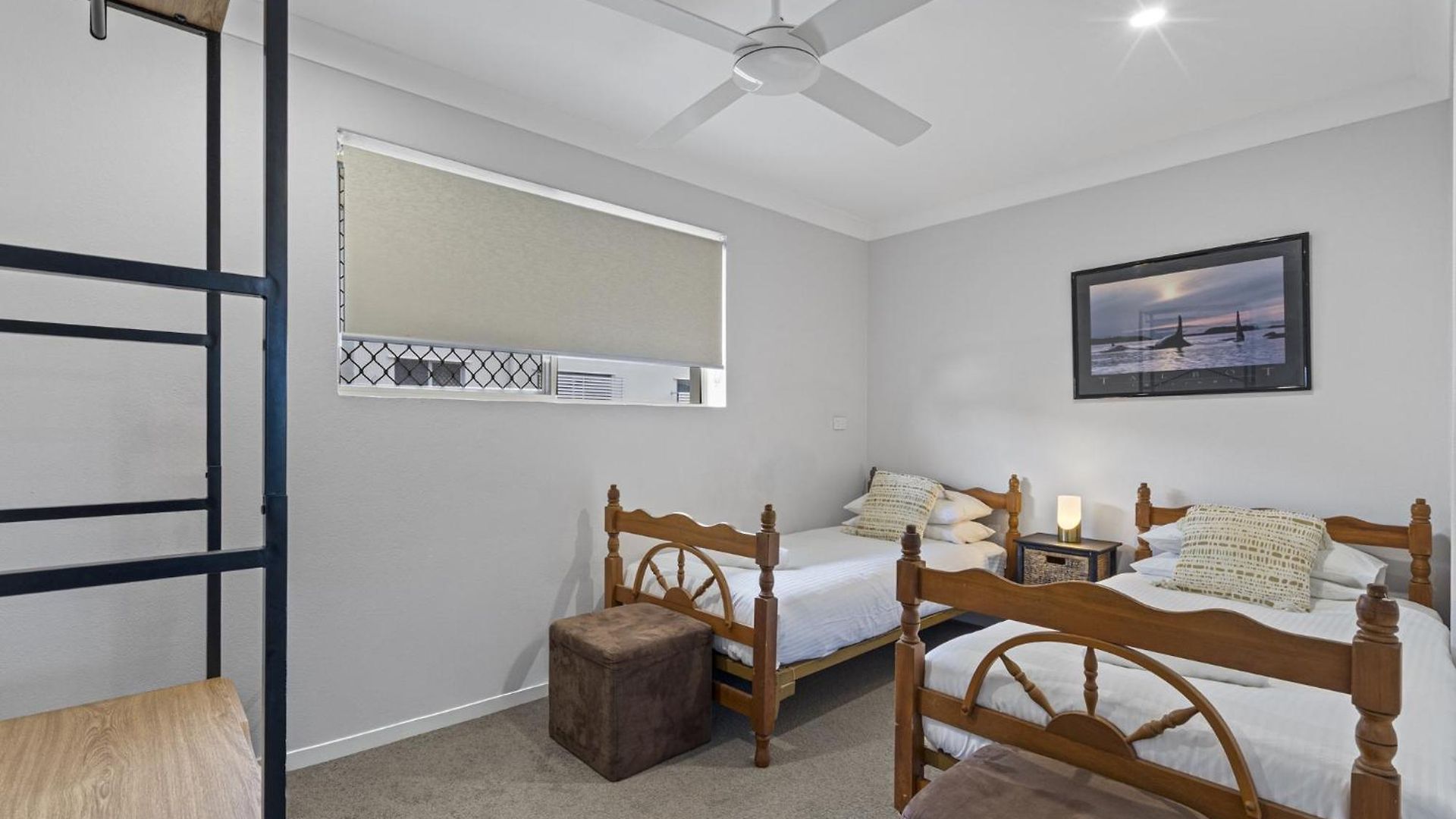 Charming 3-bed Near Local Shops Apartment *
