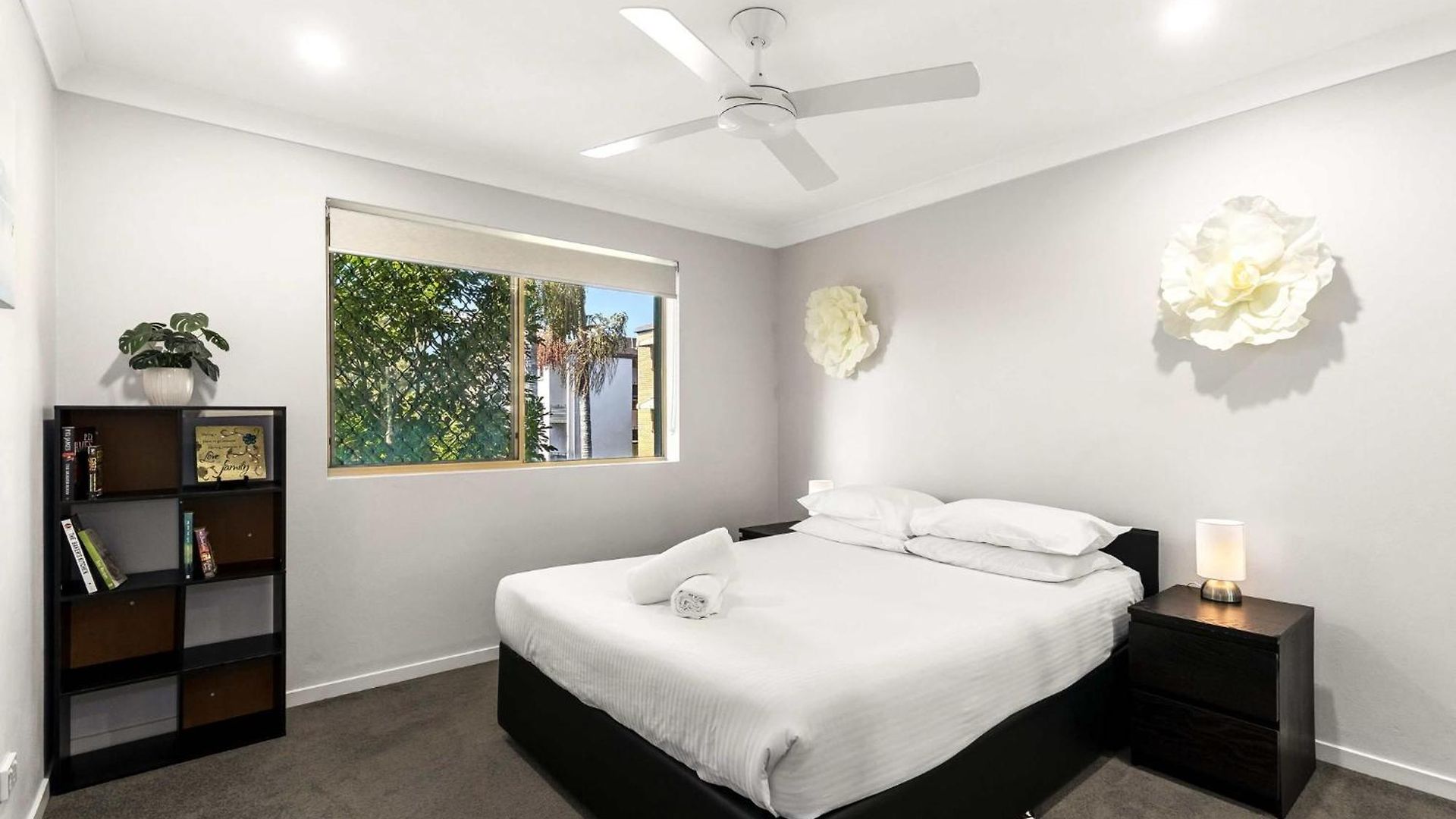 Charming 3-bed Near Local Shops Apartment Brisbane