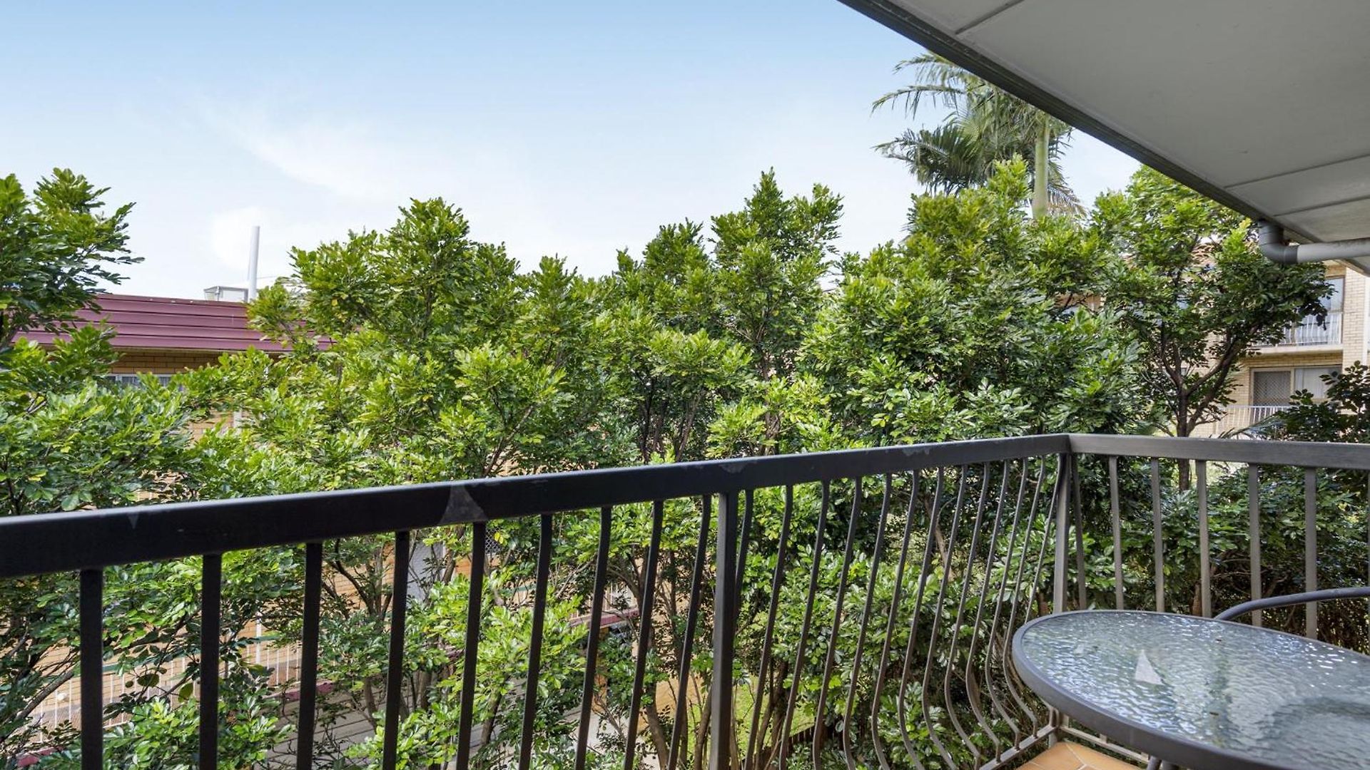 Charming 3-bed Near Local Shops *