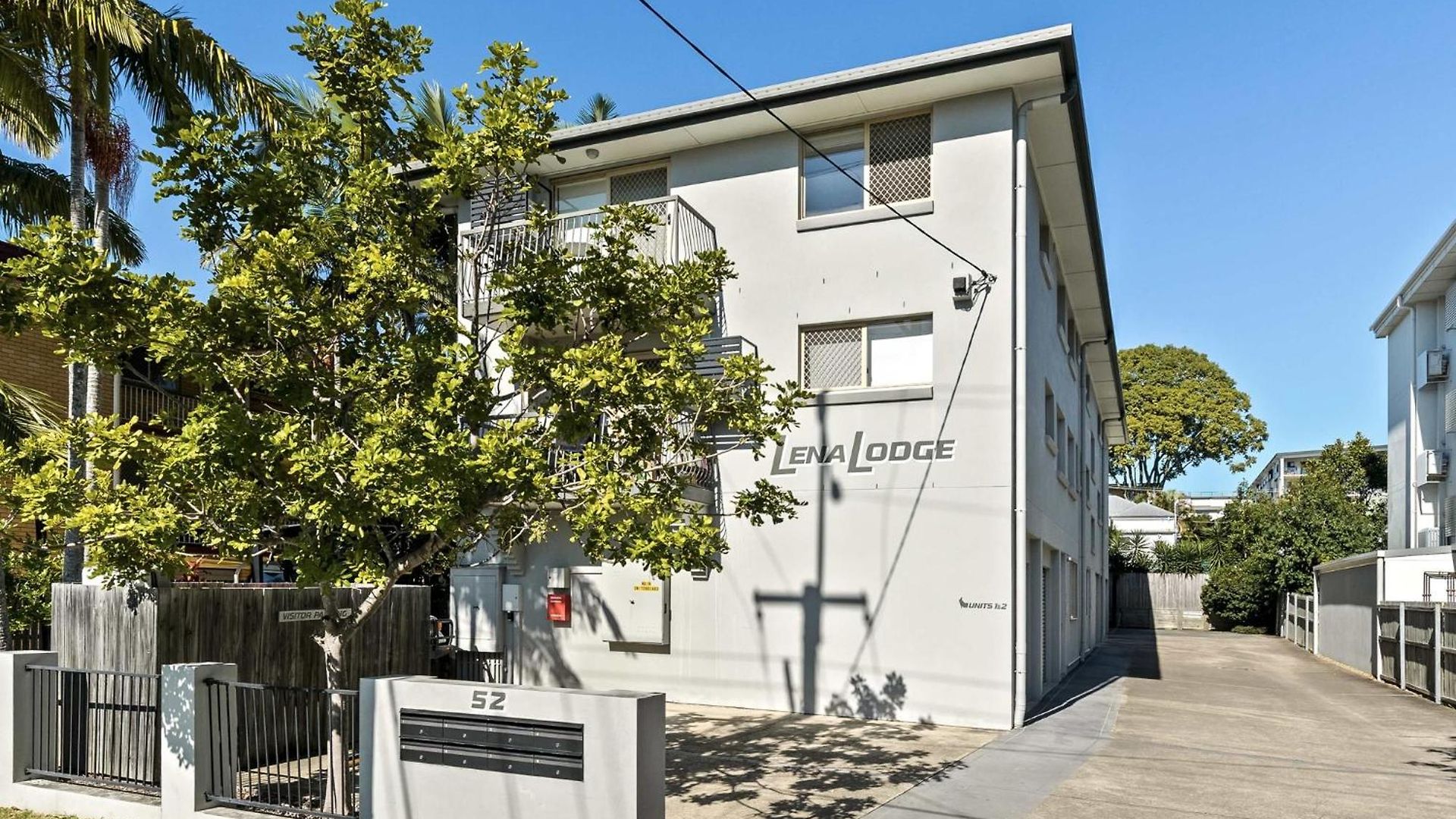 Charming 3-bed Near Local Shops