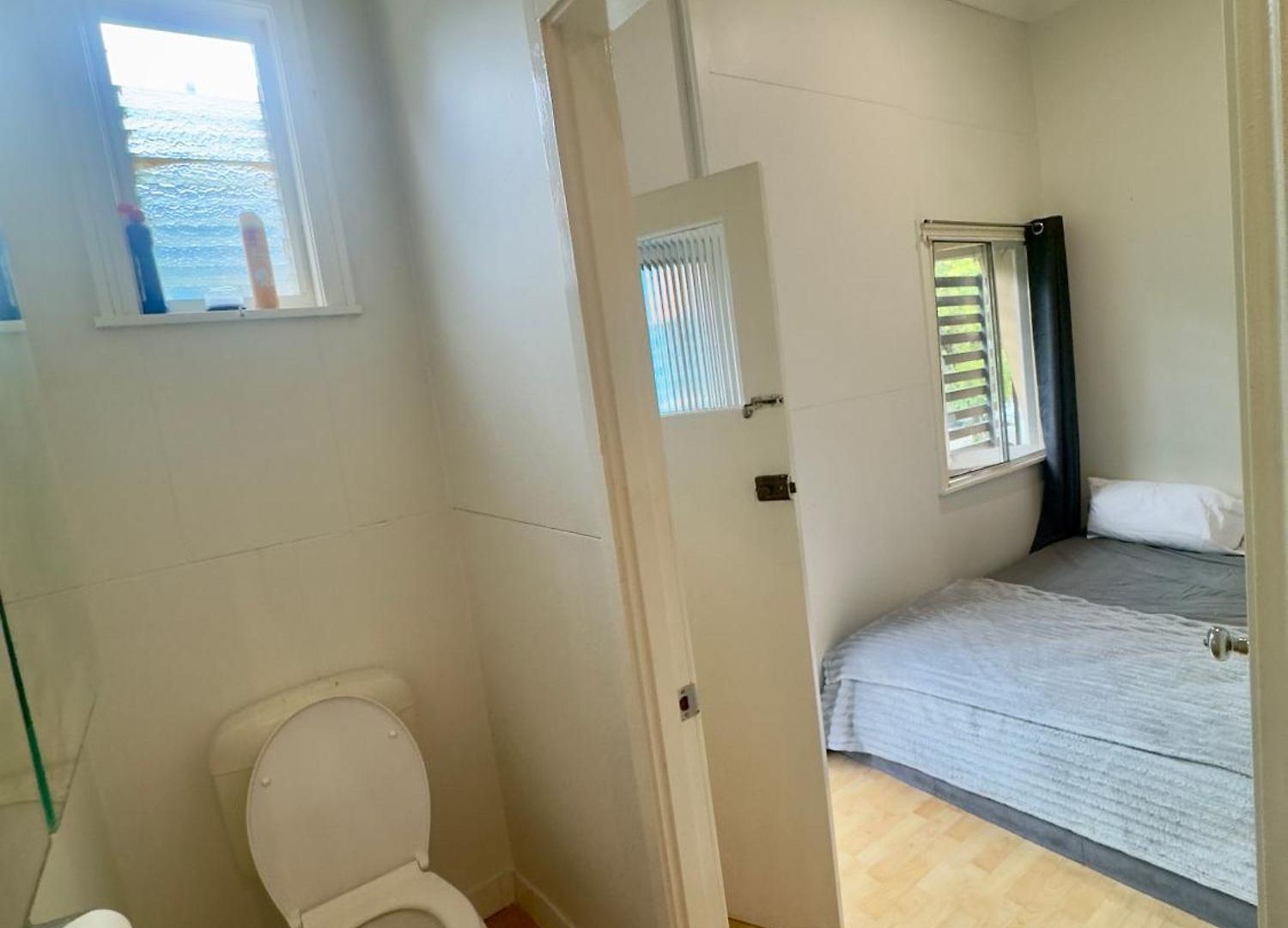 Ensuite Bathroom Near Kangaroo Point And Gabba Cricket Stadium Guest house 3*