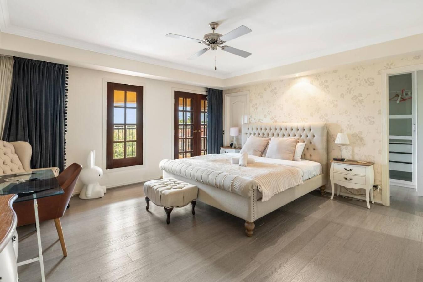 Holiday home Luxe Spacious Family With Pool And Patio