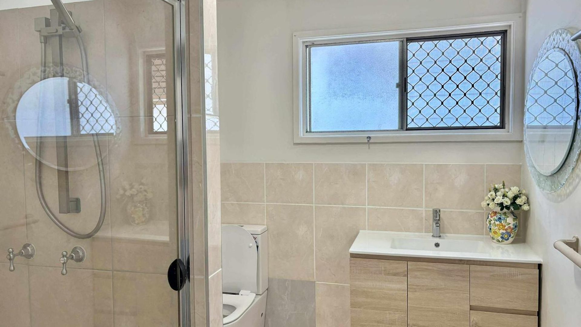 Your Cozy Retreat In Graceville Guest house *