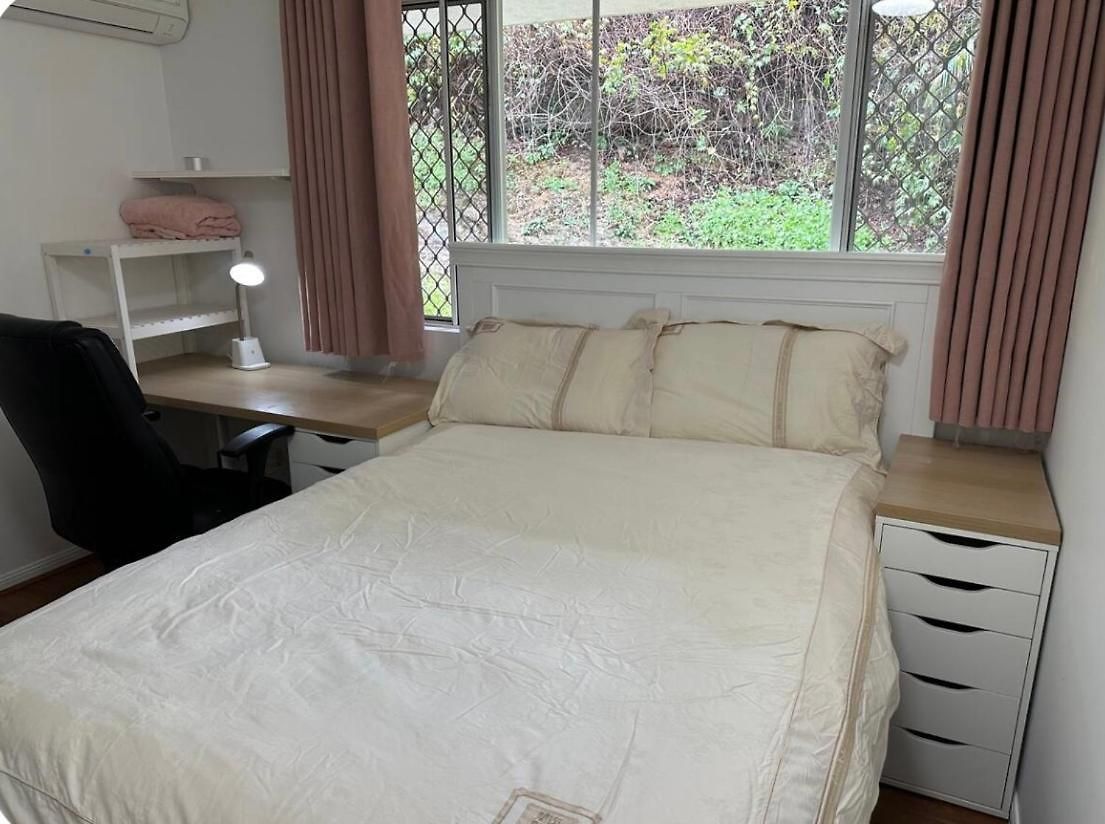 Uq Double Bed For Living U3 Homestay *