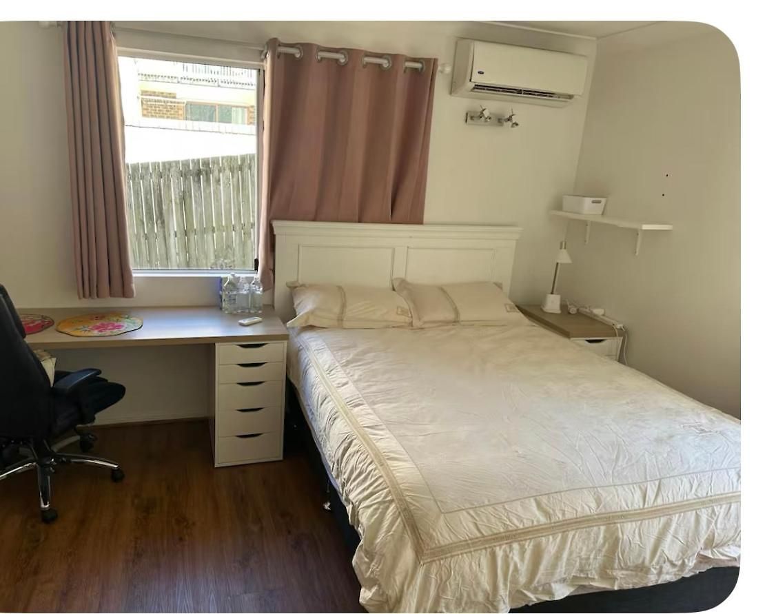 Homestay Uq Master For 3 People With Back Yard U2 Brisbane