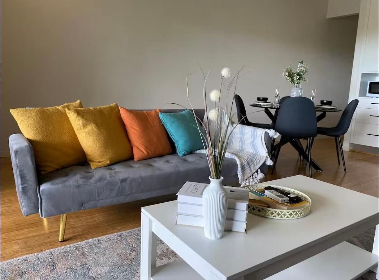 Modern 2br Retreat - 5min To Cbd & Free Parking Apartment Brisbane