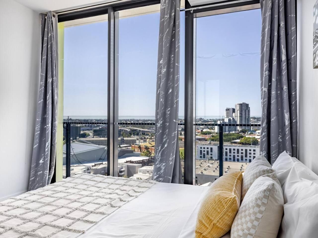 Apartment Modern 2br Views And Style Living Brisbane