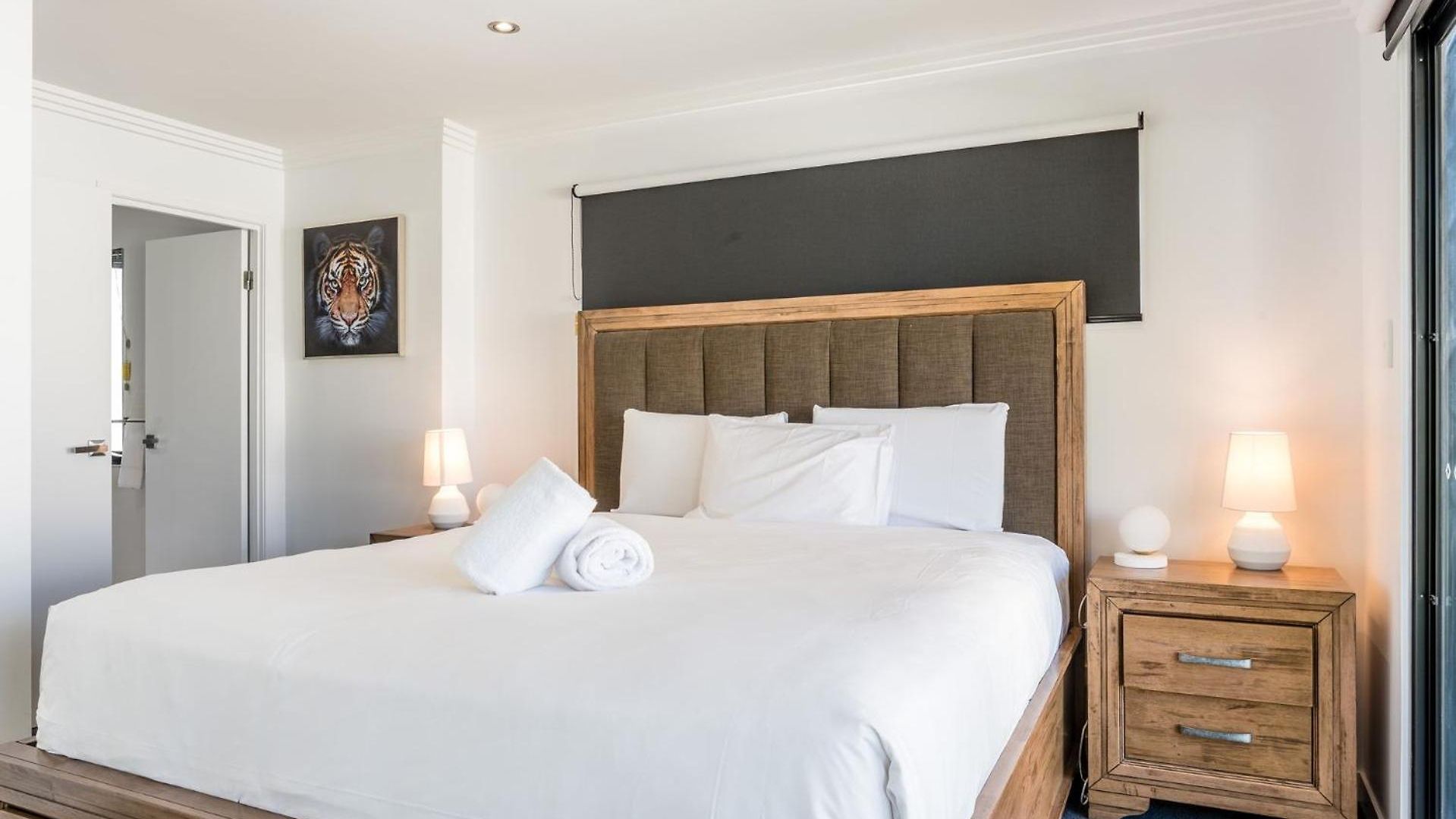 East Village Collective Poolside Urban Ease 15 Min To Airport Apartment *