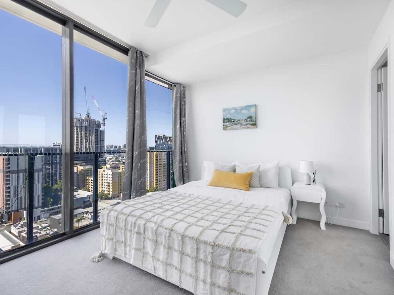 Apartment Modern 2br Views And Style Living *