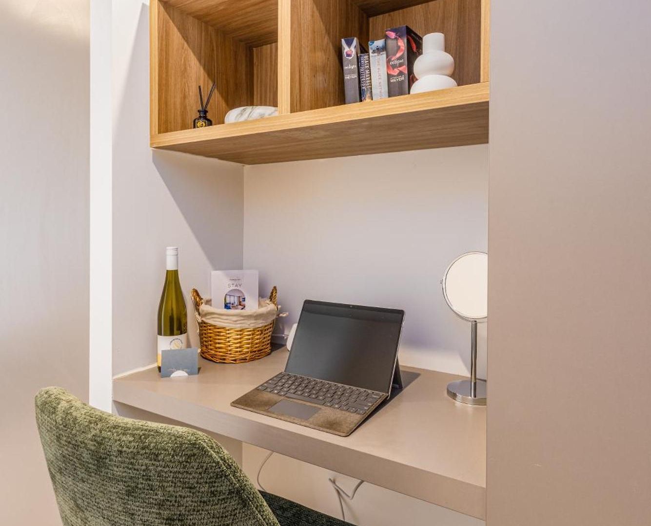 West End 2br Gem With Rooftop Pool, Balcony & Parking * Brisbane