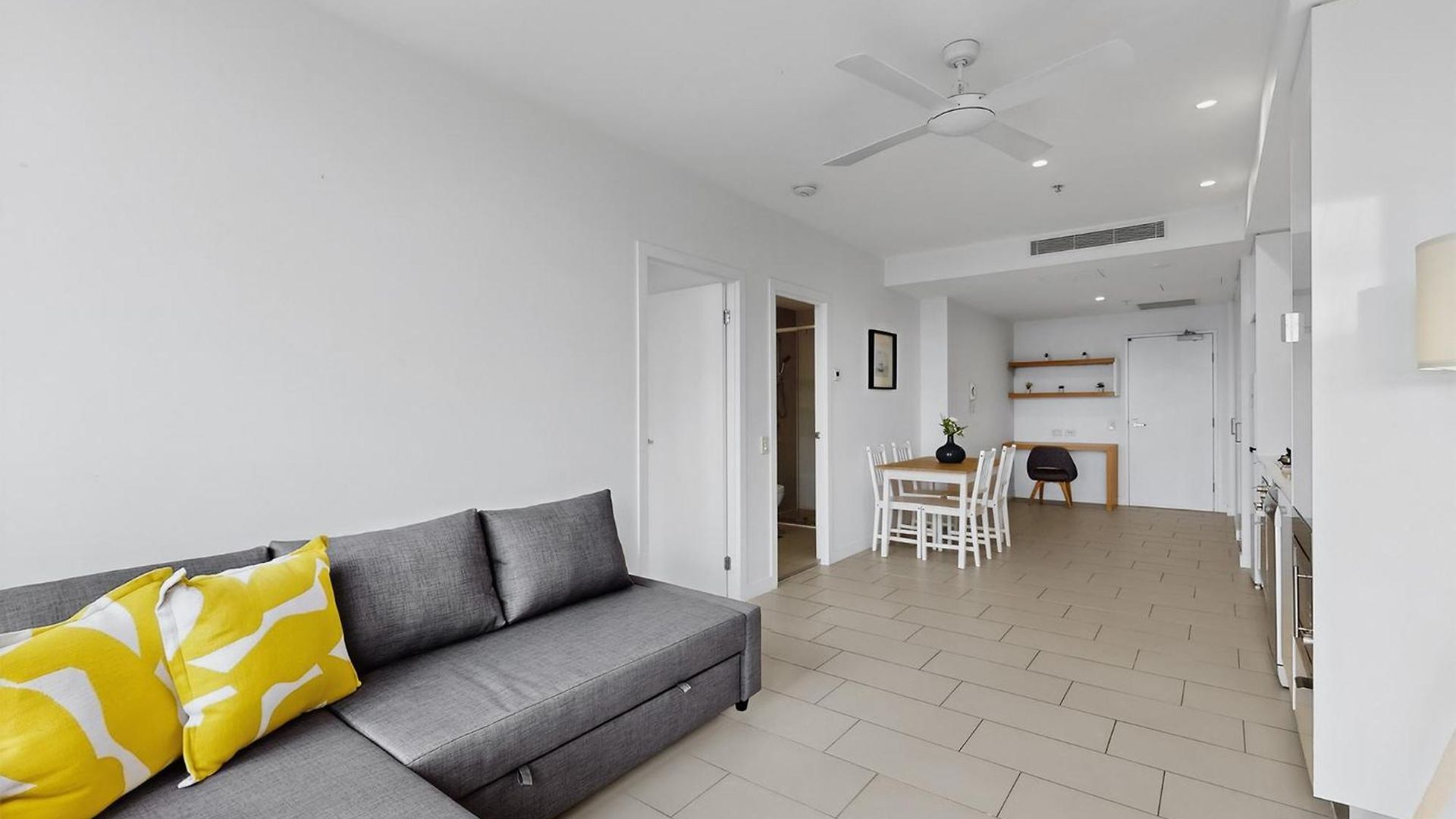 Stylish 1br Valley With Secure Car Park *