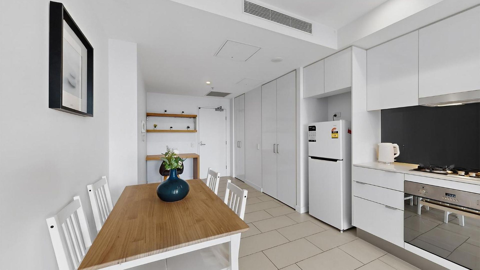 Apartment Stylish 1br Valley With Secure Car Park