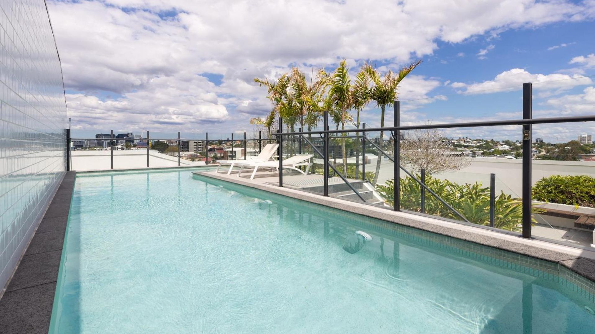 West End 2br Gem With Rooftop Pool, Balcony & Parking * Brisbane