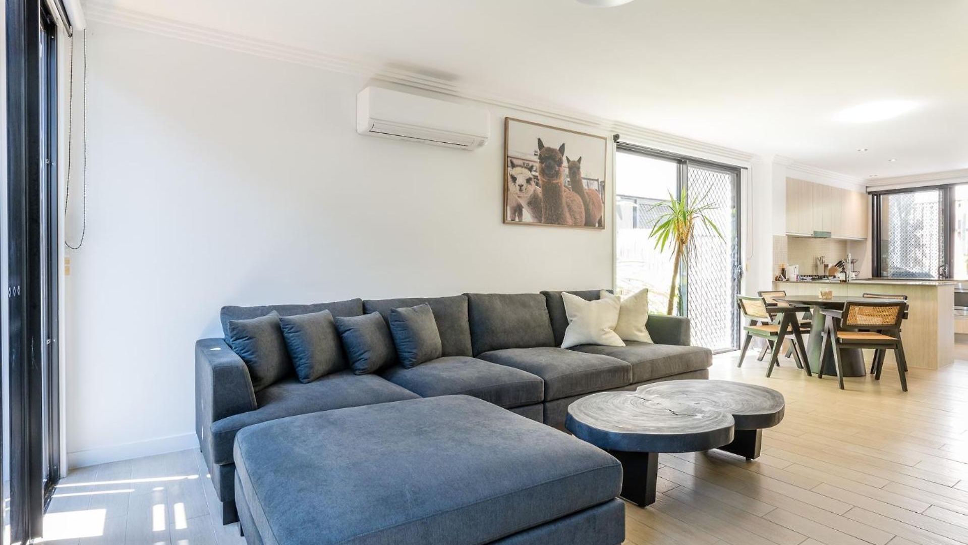 East Village Collective Poolside Urban Ease 15 Min To Airport Apartment