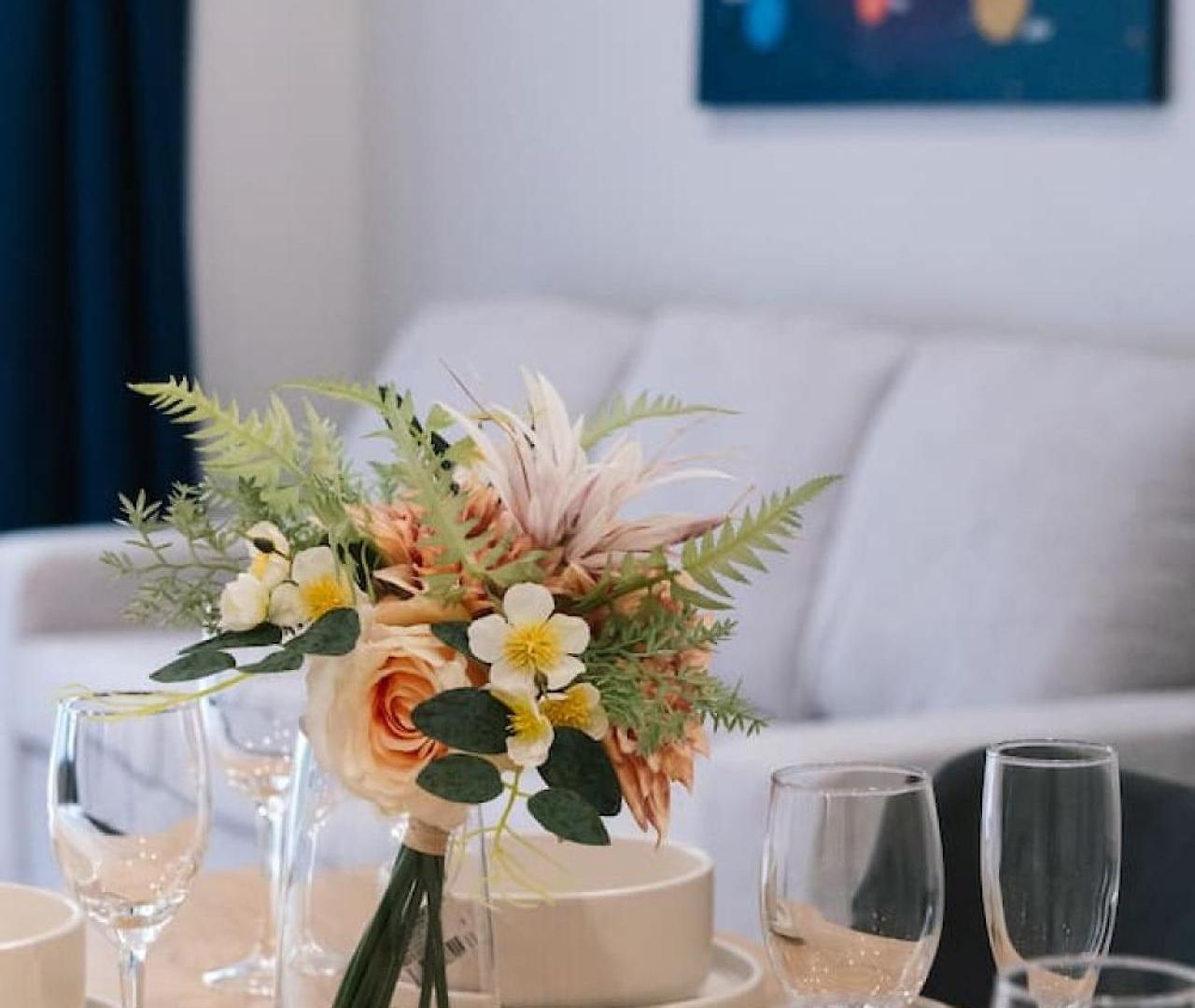 Modern Retreat Two Ensuite Bedrooms And Walk To Shops * Brisbane