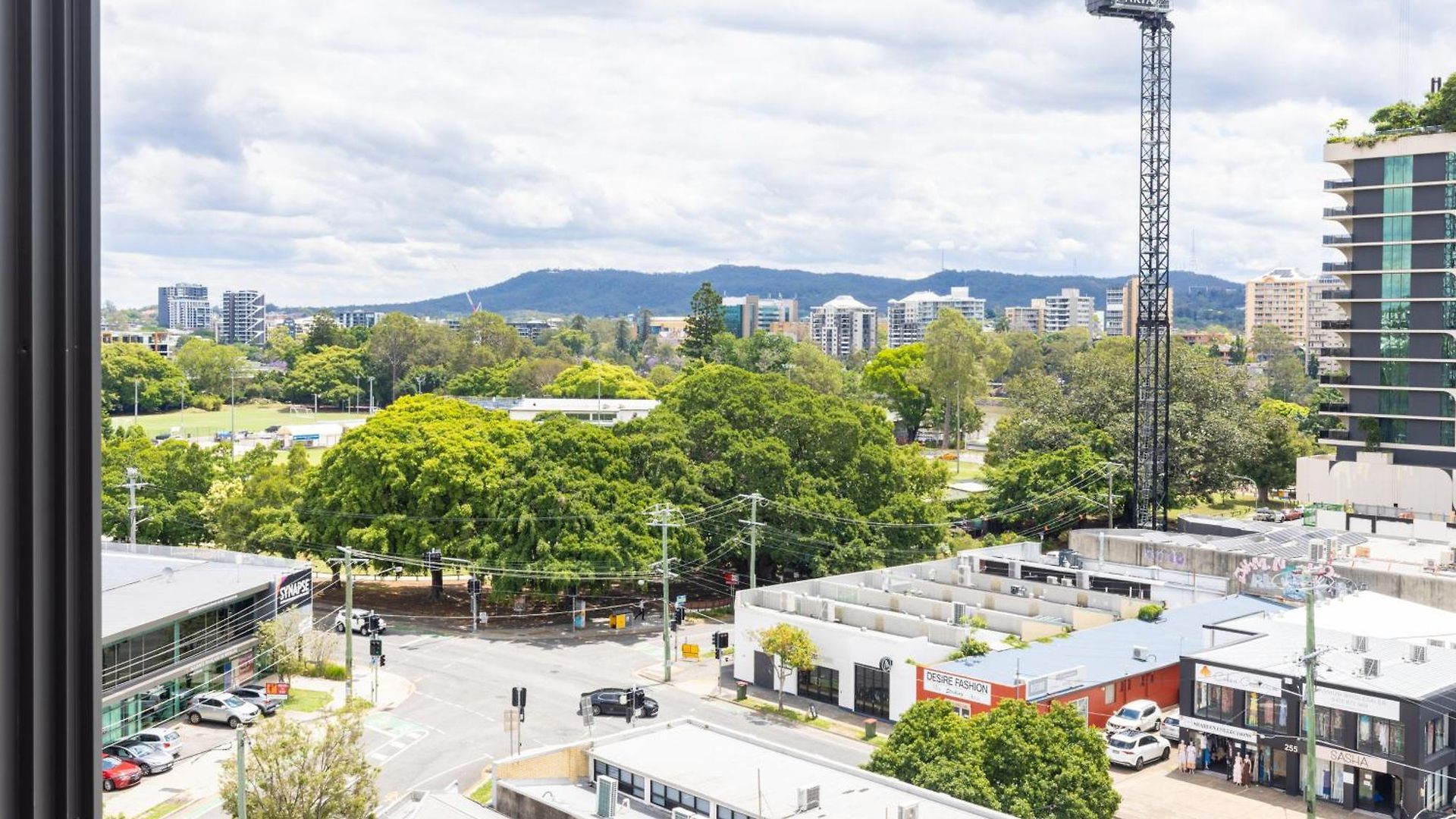 West End 2br Gem With Rooftop Pool, Balcony & Parking * Brisbane