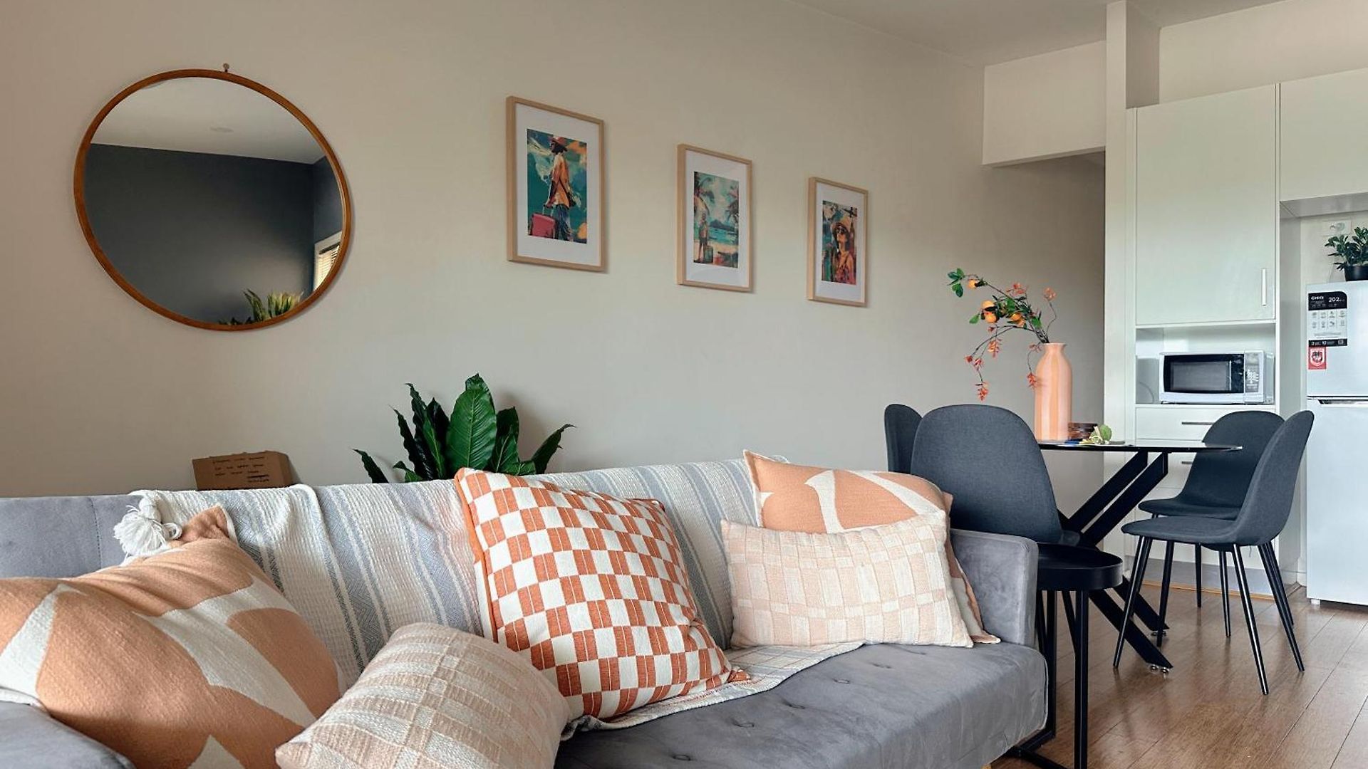 Modern 2br Retreat - 5min To Cbd & Free Parking Apartment