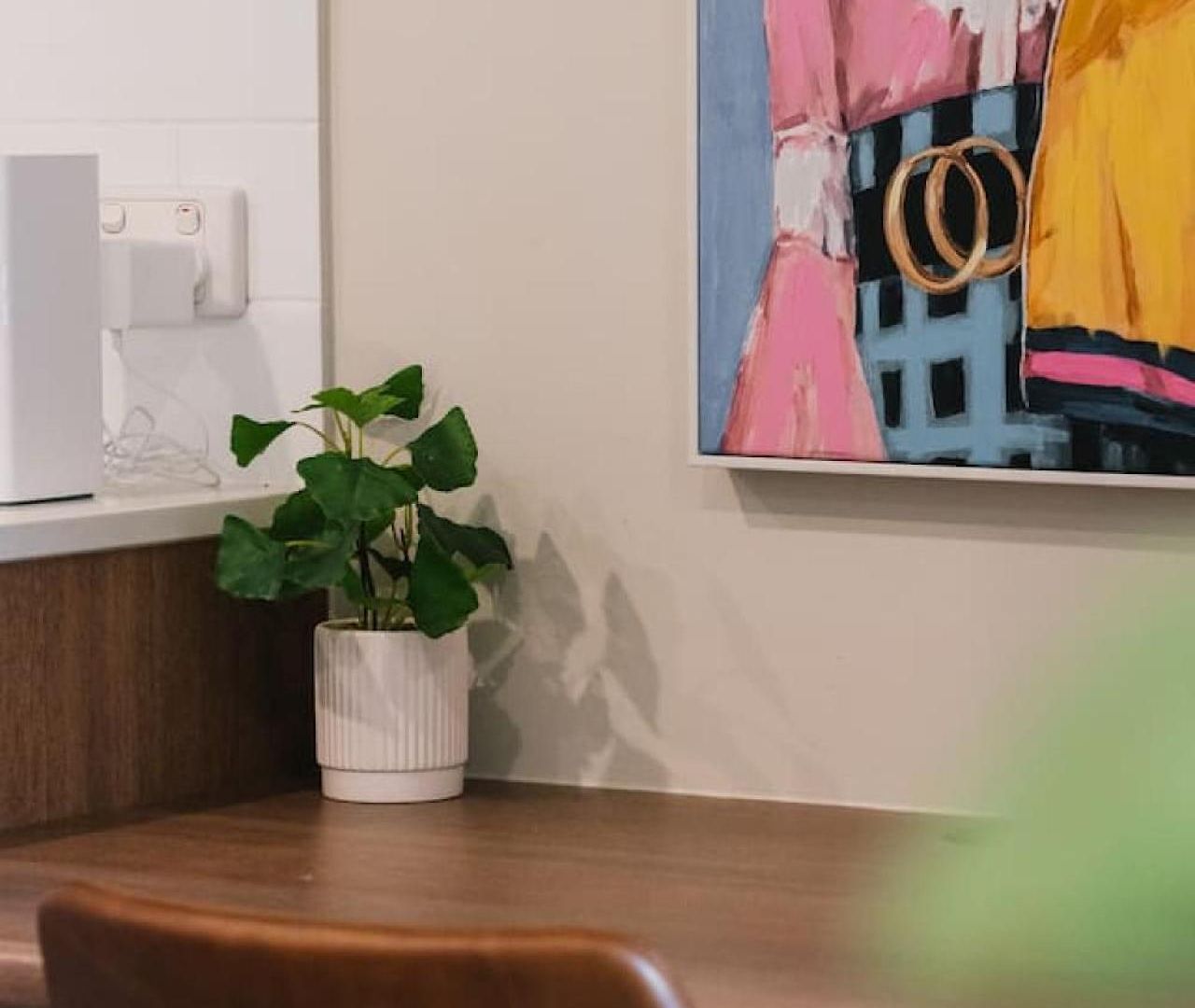 Apartment Workspace Walk To Train And Shops Free Carpark Brisbane