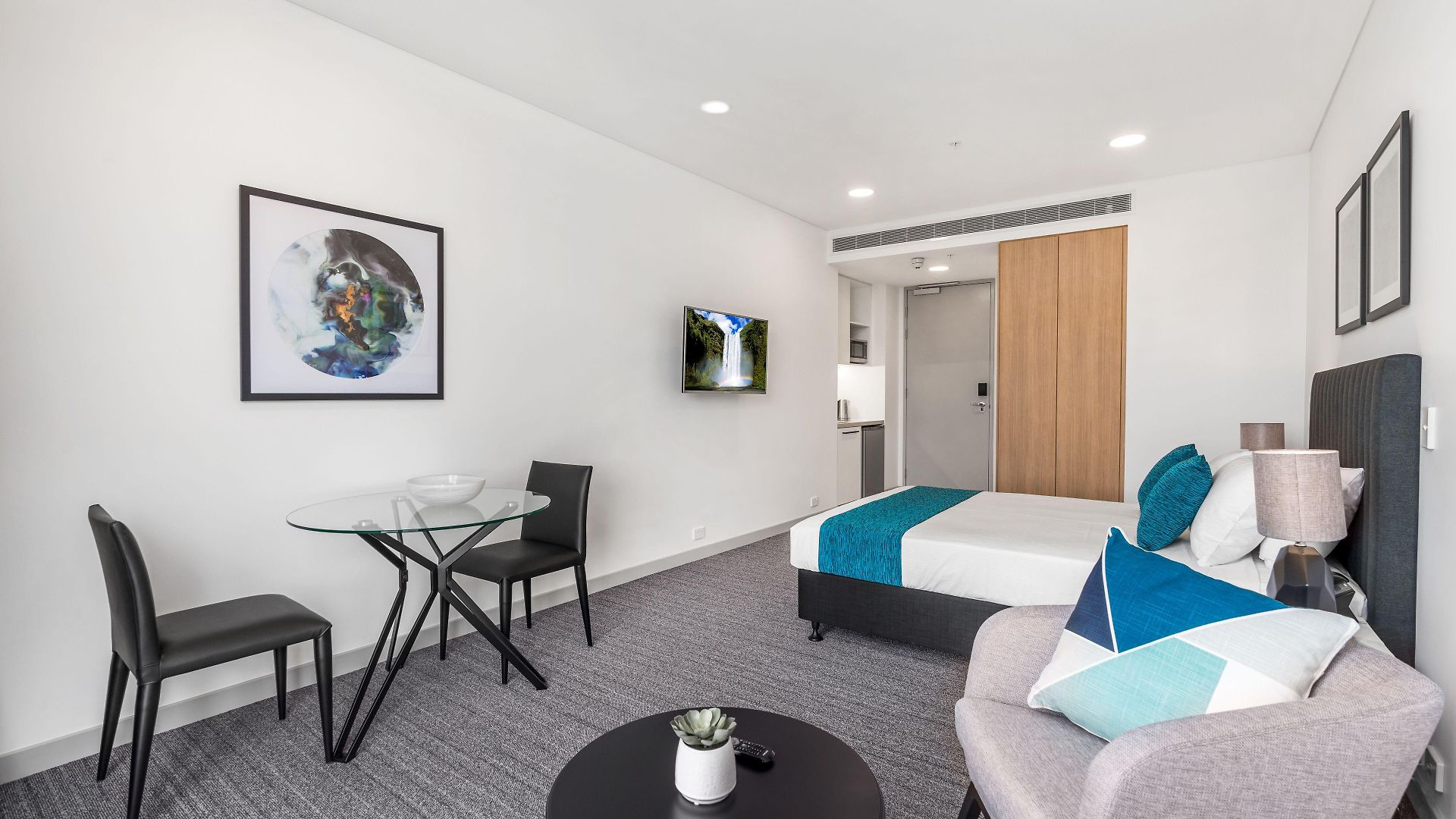 Aparthotel Essence Taringa